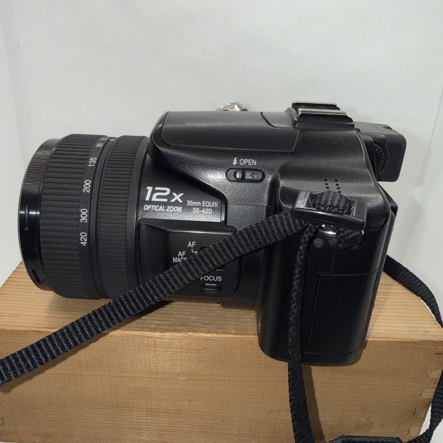 Panasonic Lumix DMC-FZ30 8MP Digital Camera Tested + Charger Battery SD Case