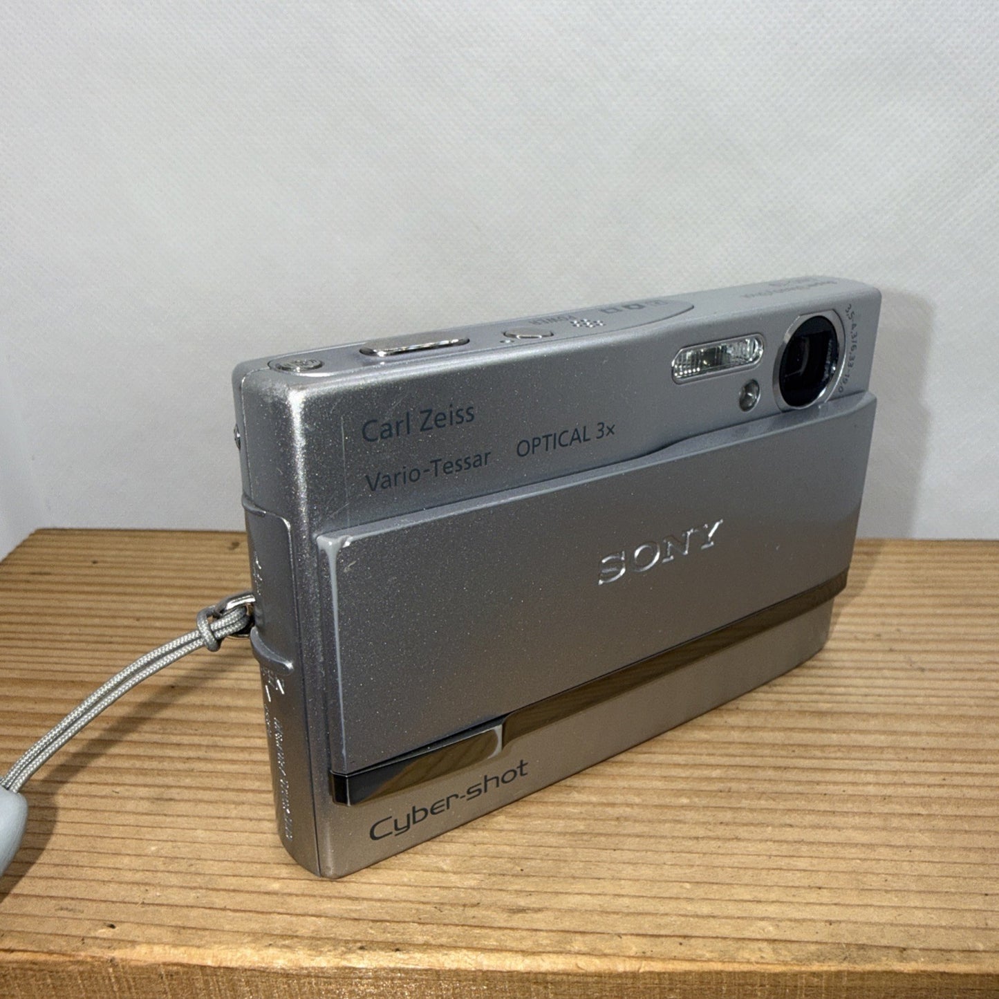 Sony Cyber-shot DSC-T9 Digital Camera 6MP Tested + Charger Battery Memory