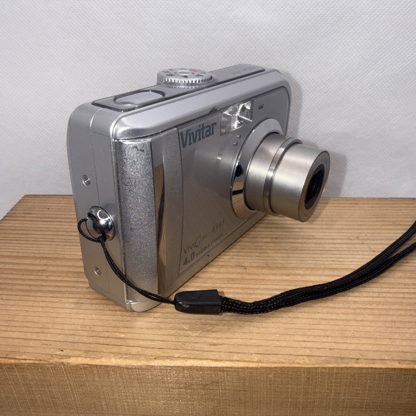 Vivitar Silver Vivicam 4345 4.0MP Compact Vintage Digital Camera Tested + 2GB SD