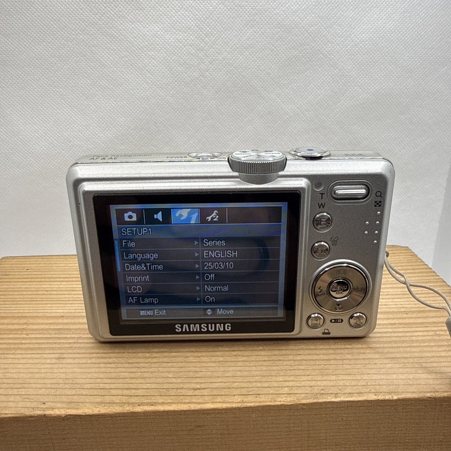 Samsung L735 7.2MP Digital Camera Tested Working + Charger Battery 4GB SD Card