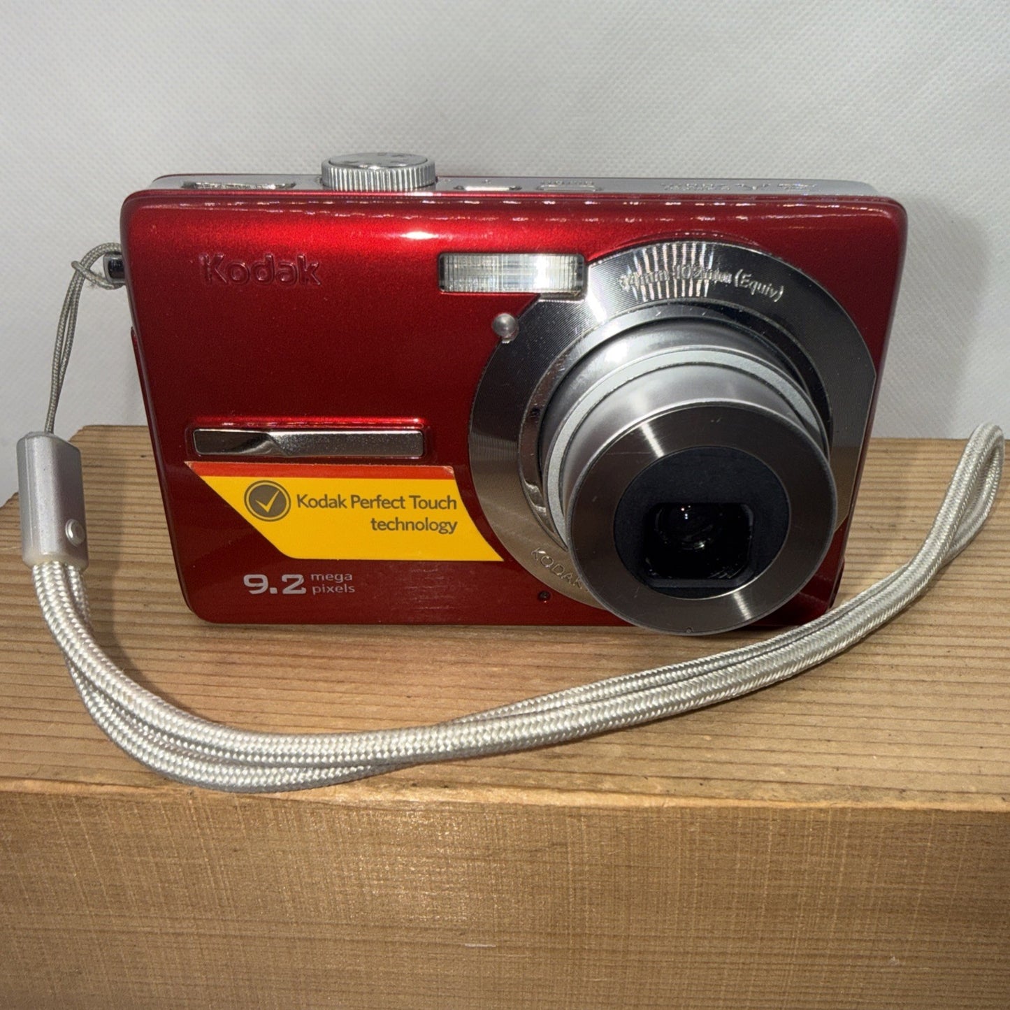 Kodak EasyShare MD1063 10.3MP Digital Camera Tested + Charger Battery 4GB SD