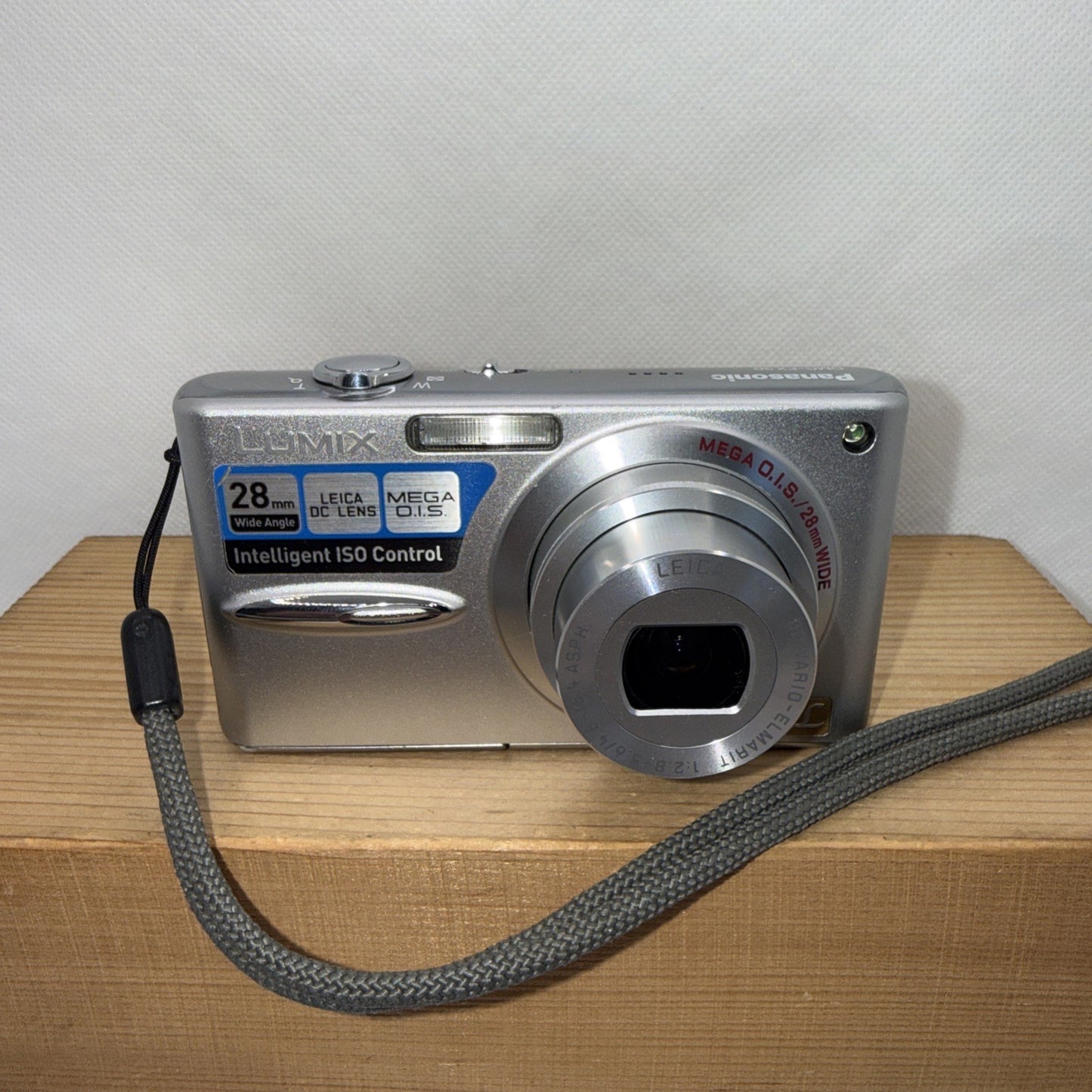 Panasonic Lumix DMC-FS30 14.1MP Digital Camera Tested + Charger Battery 4GB SD