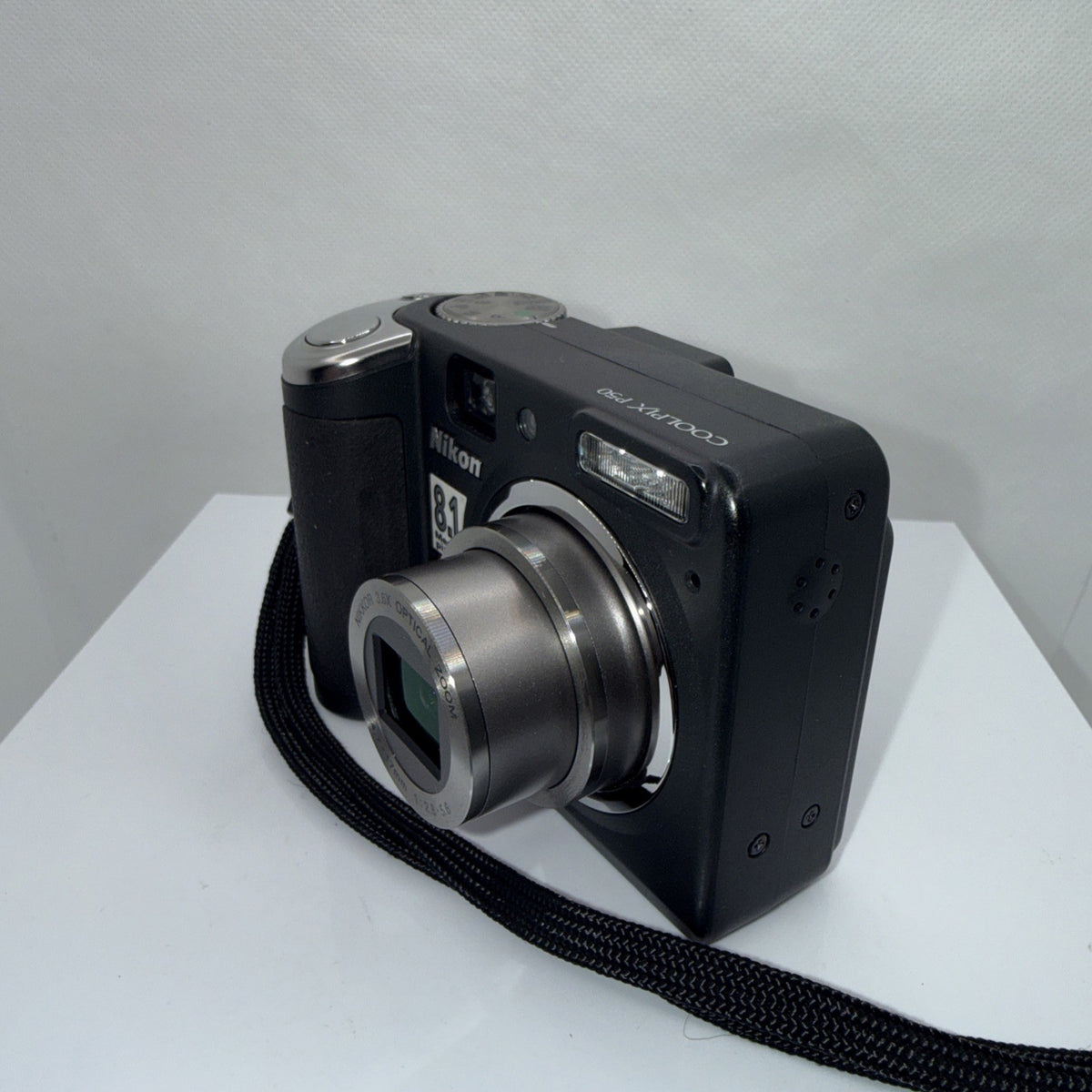 Nikon COOLPIX P50 Digital Camera 8.1MP Tested Boxed + Charger Batteries 4GB VGC