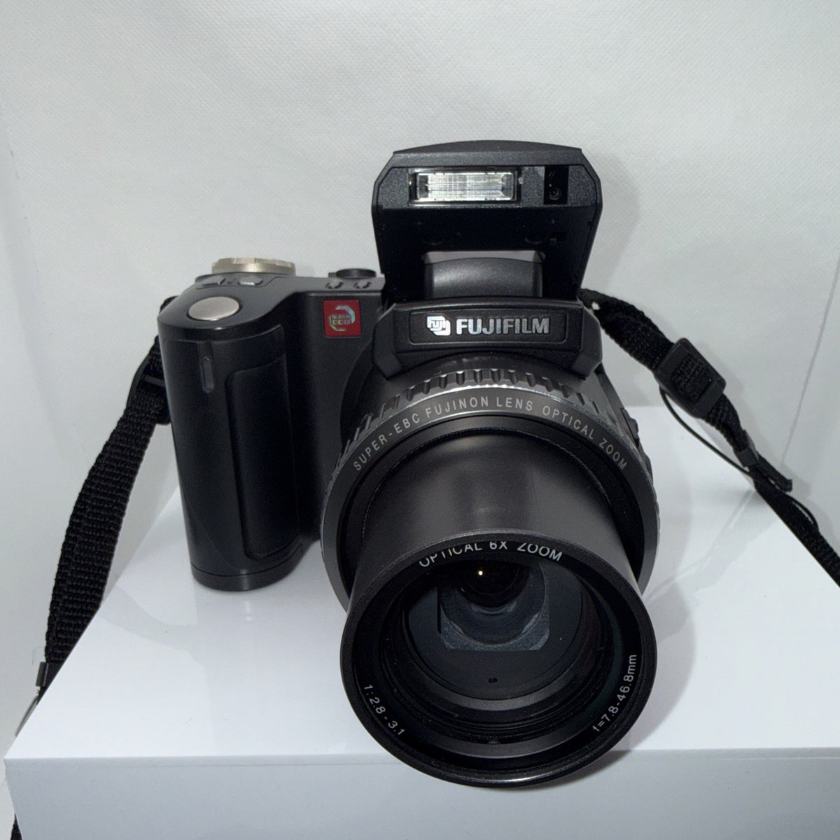 Fujifilm Finepix 6900 Zoom Digital Camera 3.3MP CCD Full Kit Tested Retro VGC
