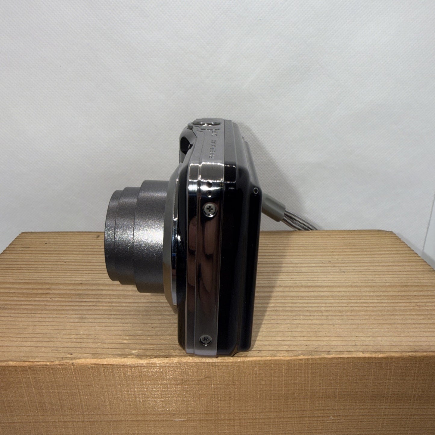 Fujifilm FinePix AX245w Digital Camera 10.2MP Tested Working Plus 4GB SD Card