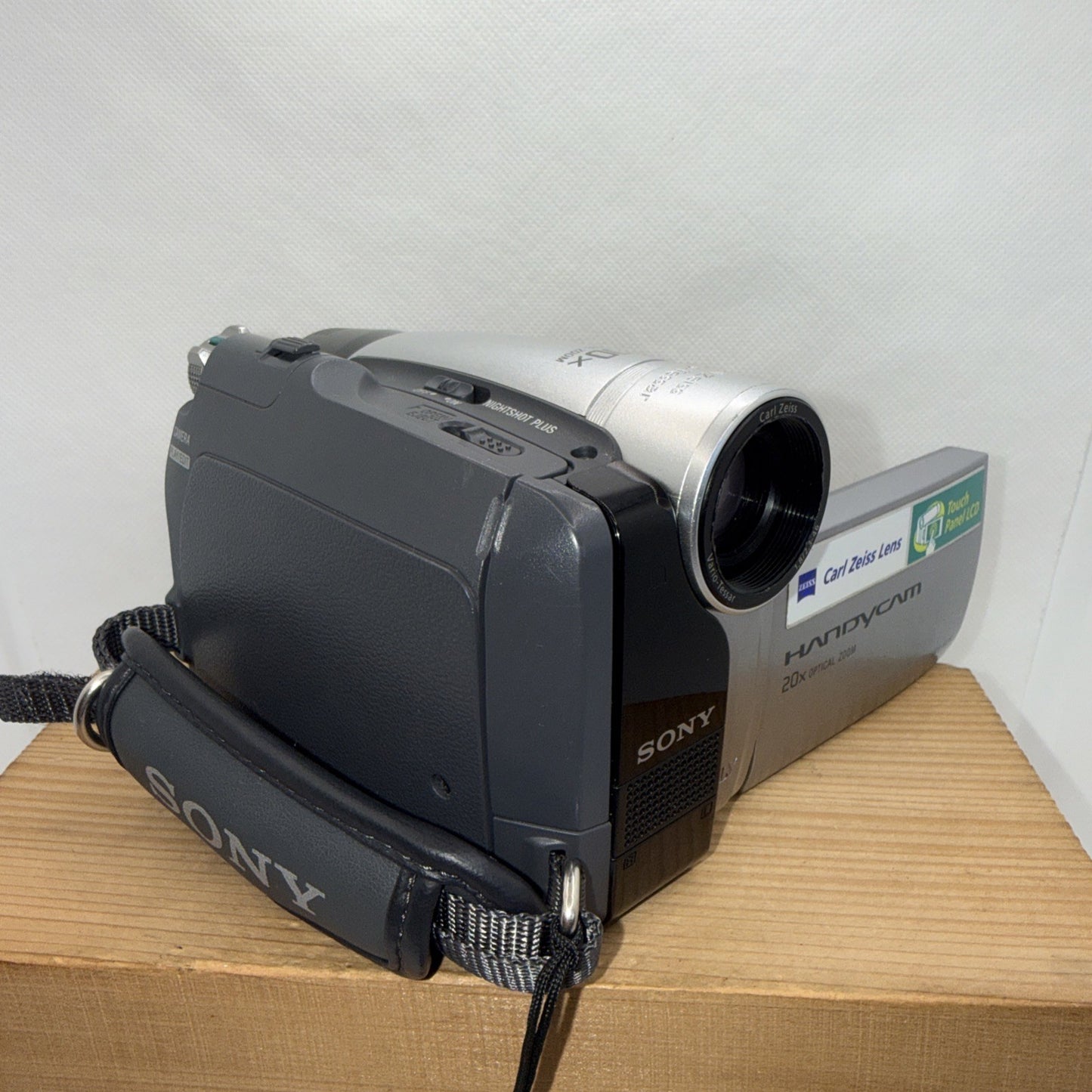 Sony DCR-HC28 NTSC / PAL MiniDV Handycam Camcorder 20x Zoom Video Camera Tested