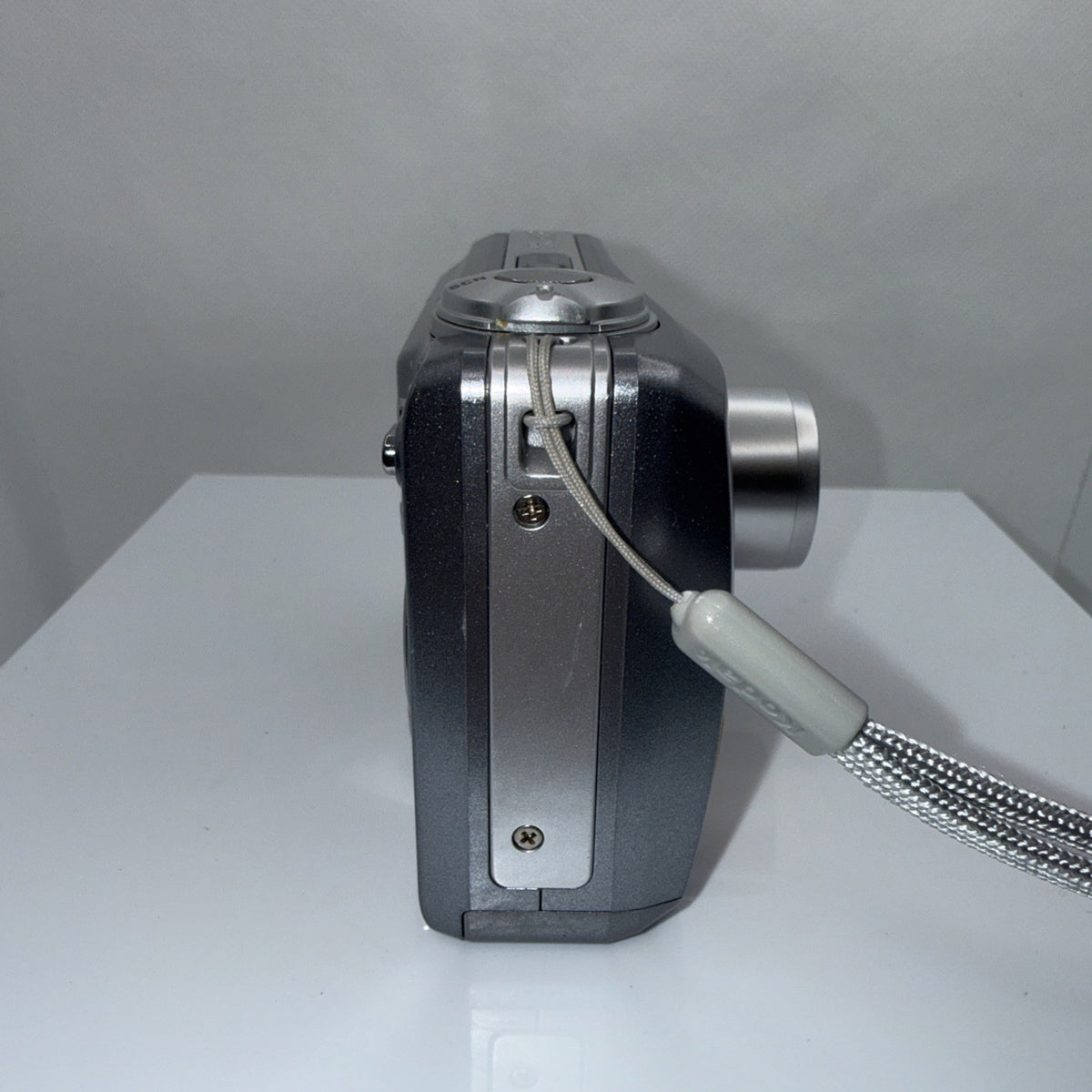 Digital Camera Kodak EasyShare C813 8.2MP Tested + Charger Batteries 2GB SD Card