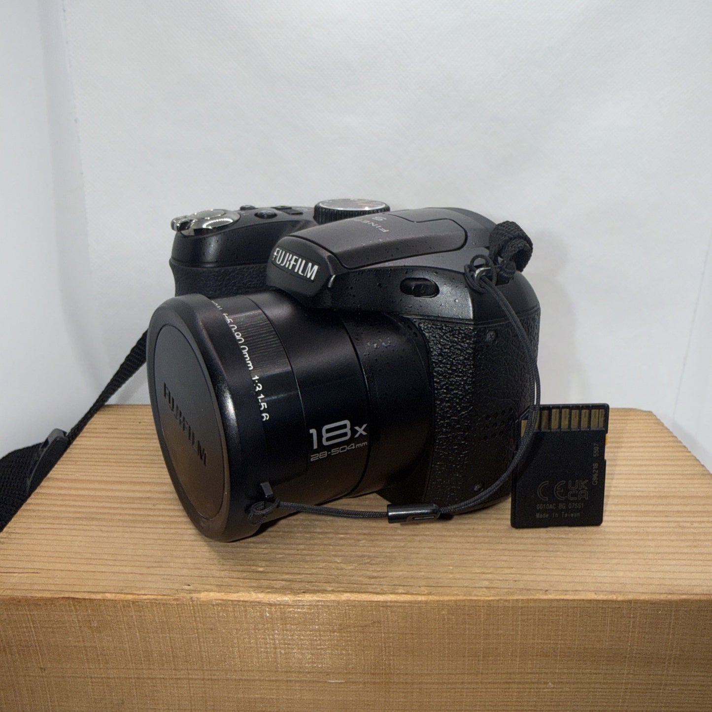 Fujifilm FinePix S Series S2950 14.0MP Digital Camera Tested + 4GB SD Card