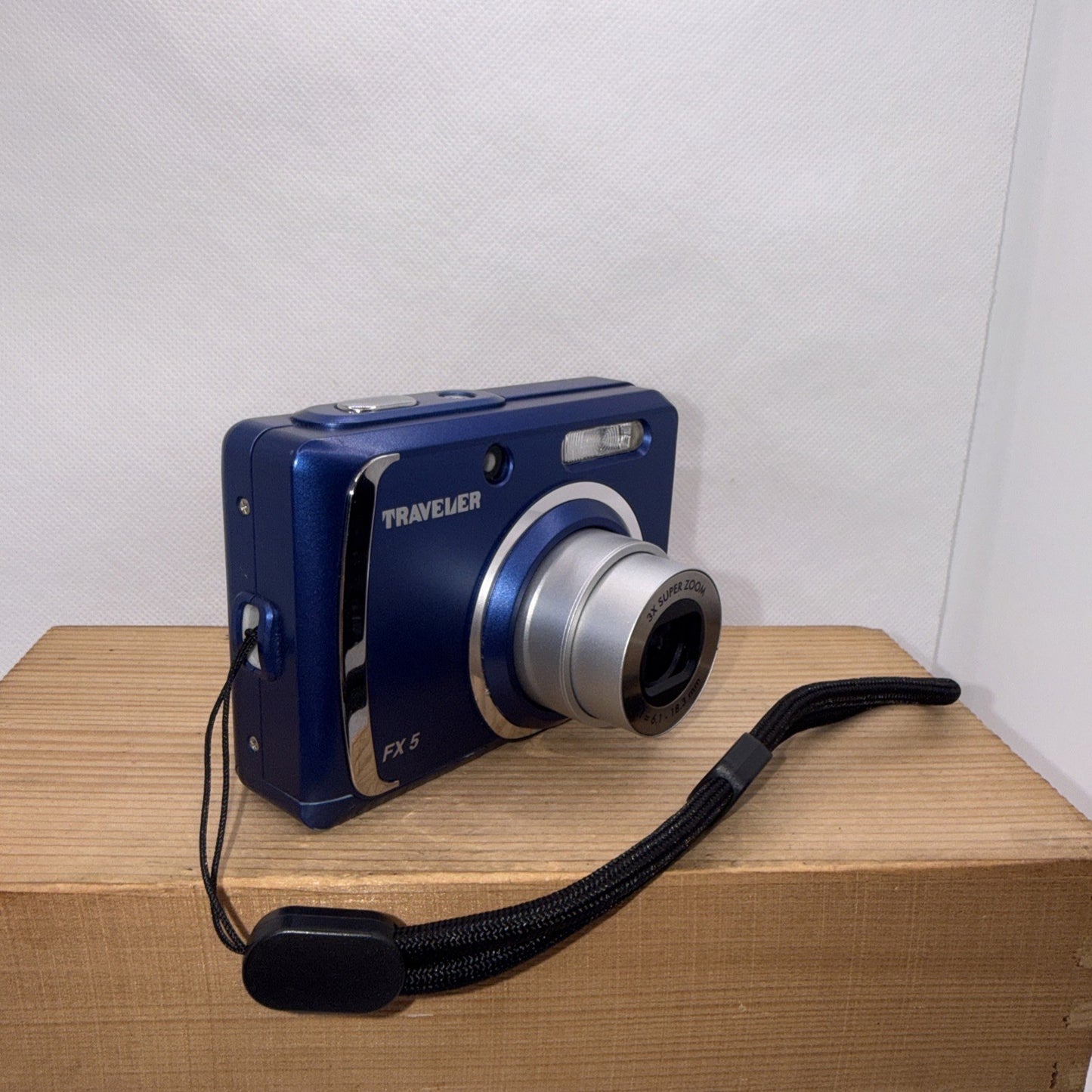 Traveler Digital Camera FX-5 5.0MP Blue Tested Plus 4GB SD Card