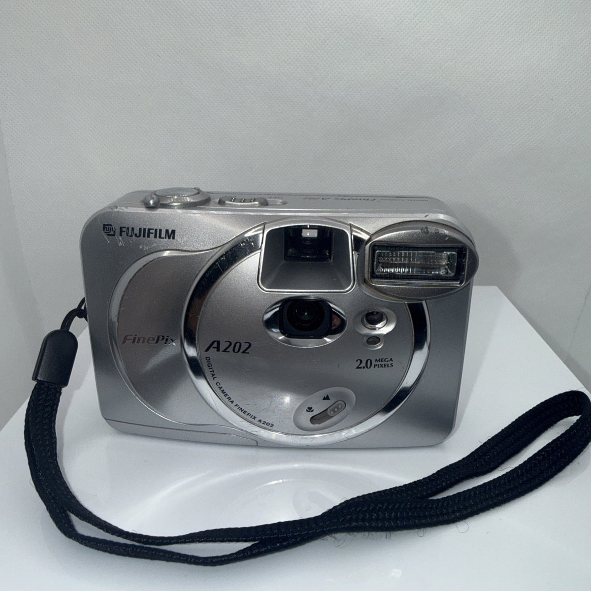 Digital Camera Fujifilm FinePix A202 2MP Tested Y2K + Charger Batteries Memory