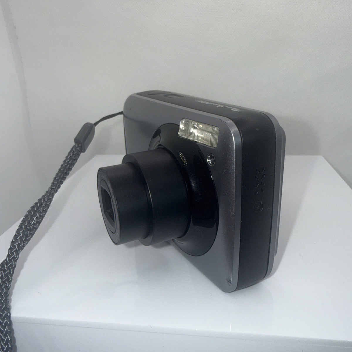 Canon Digital Camera PowerShot A490 10.0MP Tested Charger Batteries 4GB SD Card
