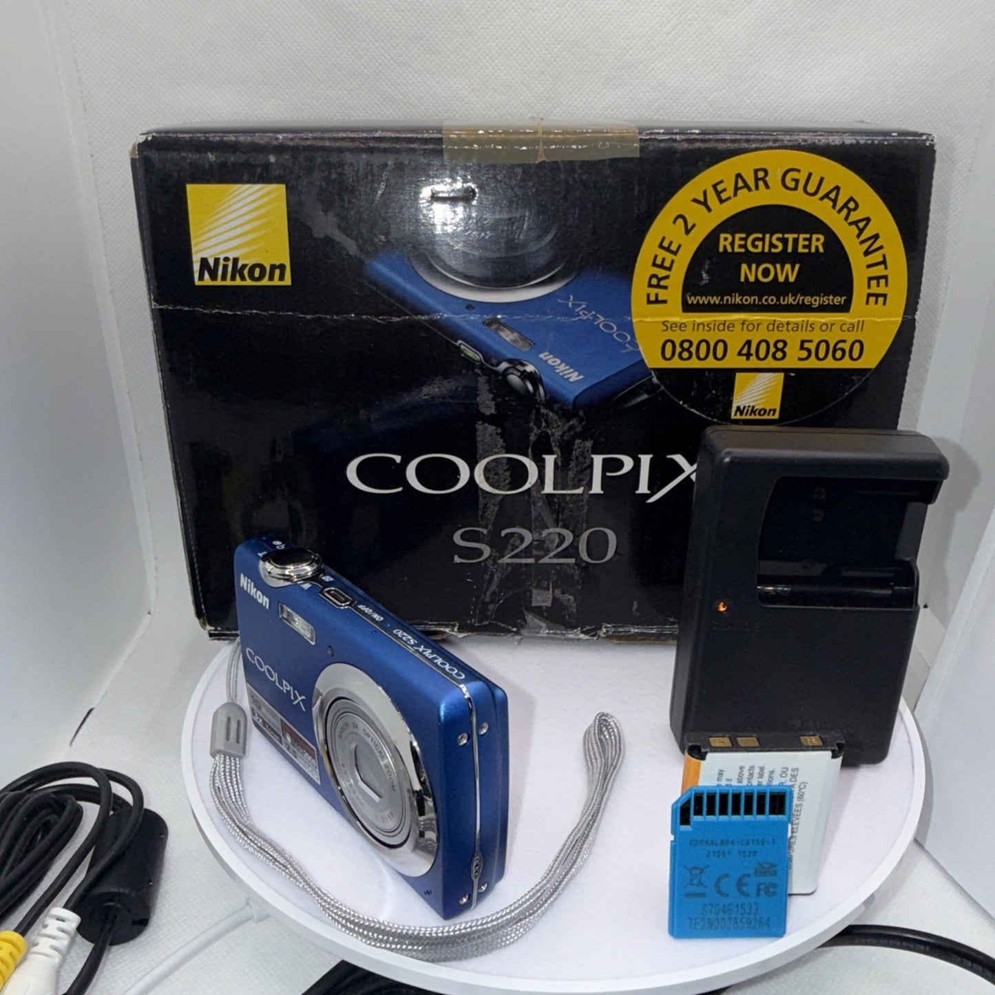 Nikon Coolpix S220 10MP Digital Camera Boxed Tested Plus Charger Battery 4GB VGC
