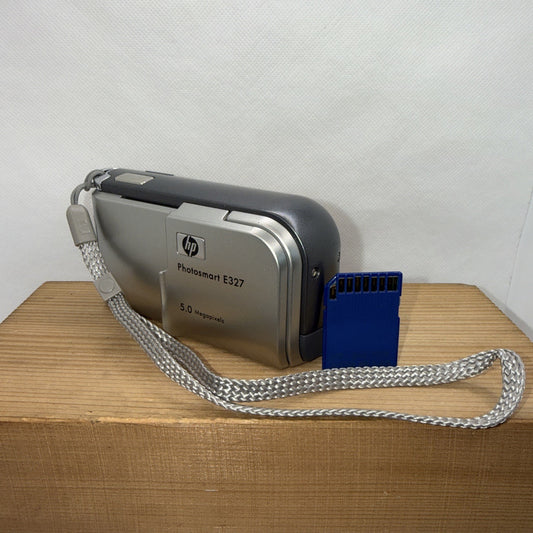 HP Photosmart E327 5.0MP Digital Camera Tested Working + SD Card VGC