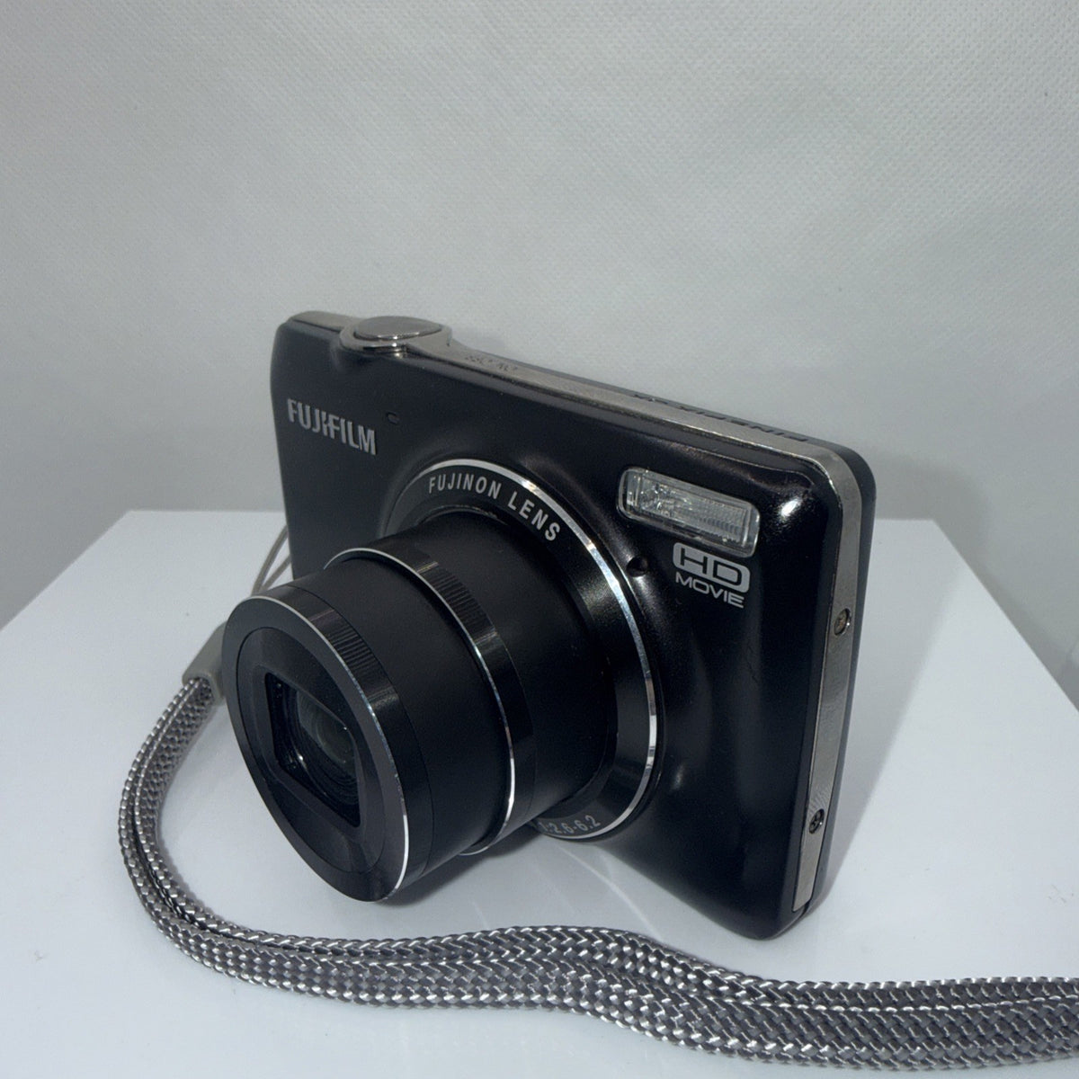 Fujifilm JX370 Digital Camera 14MP Tested Working + Charger Battery 4GB SD Card