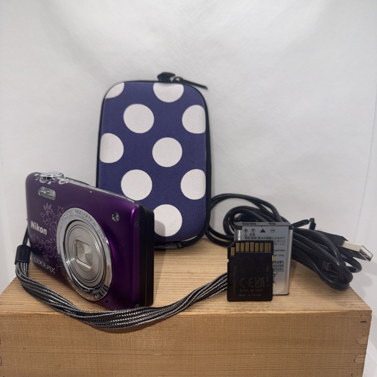 Nikon Coolpix S2700 16MP Purple Digital Camera Tested + Charger Battery 4GB Case