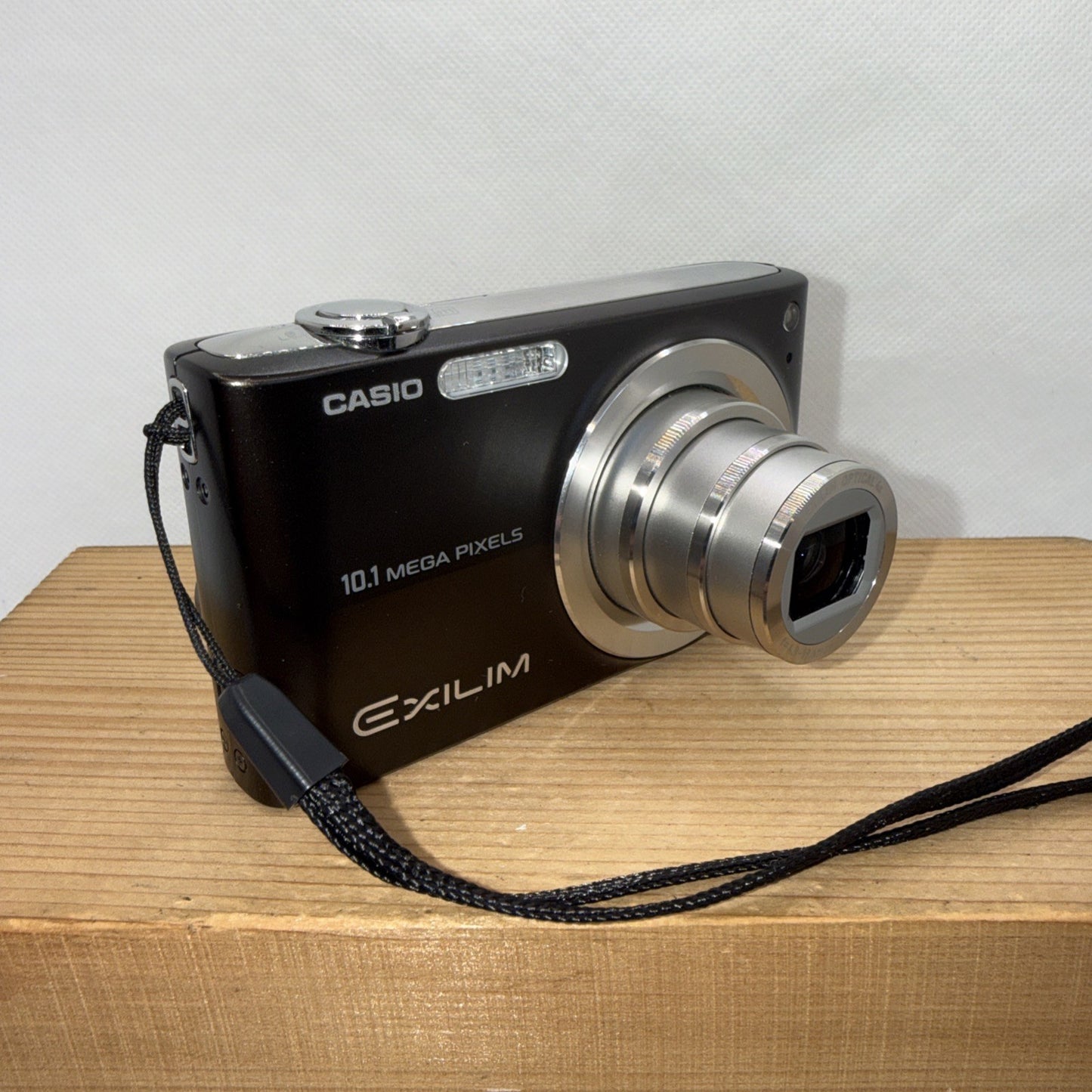 Casio Exilim EX-Z200 10.1MP Digital Camera Tested Boxed + Charger Battery SD VGC