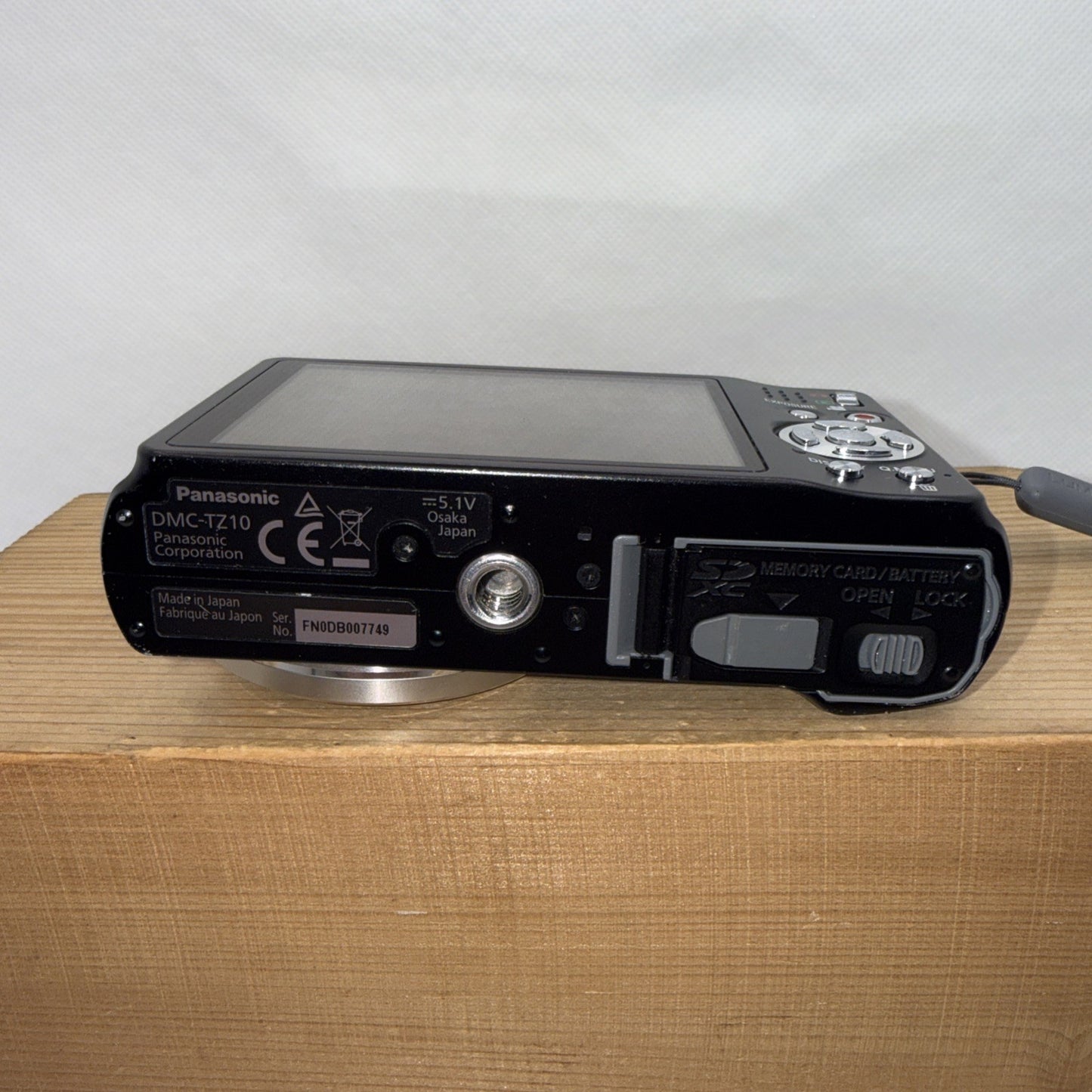 Panasonic Lumix DMC-TZ10 Digital Camera Tested *Minor screen issue + Accessories