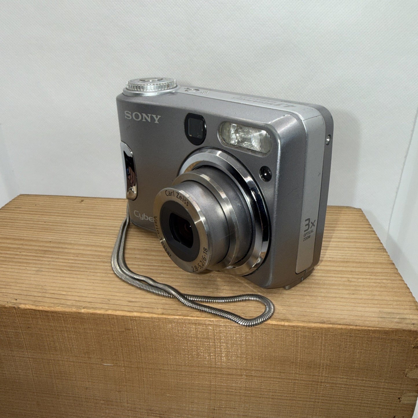Sony Digital Camera Cybershot DSC-S80 4.1MP Tested + Memory Card & Card Reader