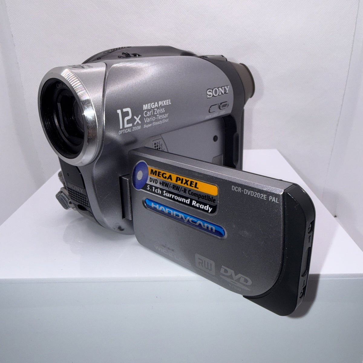 Sony DCR-DVD202E DVD Handycam Tested Working + Battery Charger Video Cable