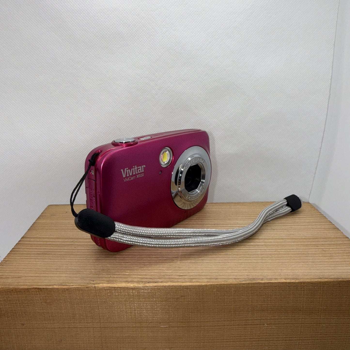 Vivitar Vivicam X022 10.1MP Compact Digital Camera Pink Tested + 4GB SD Card