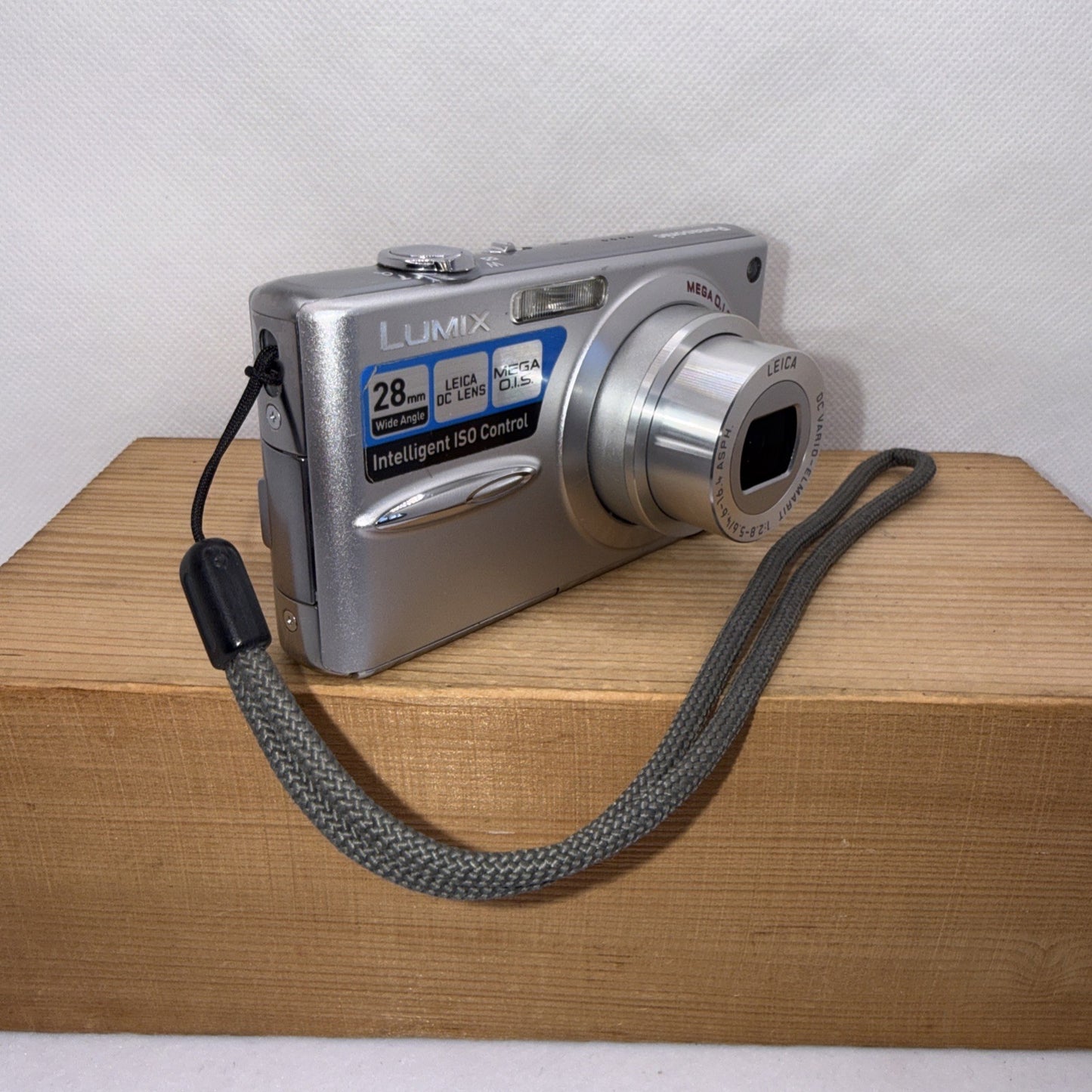 Panasonic Lumix DMC-FS30 14.1MP Digital Camera Tested + Charger Battery 4GB SD
