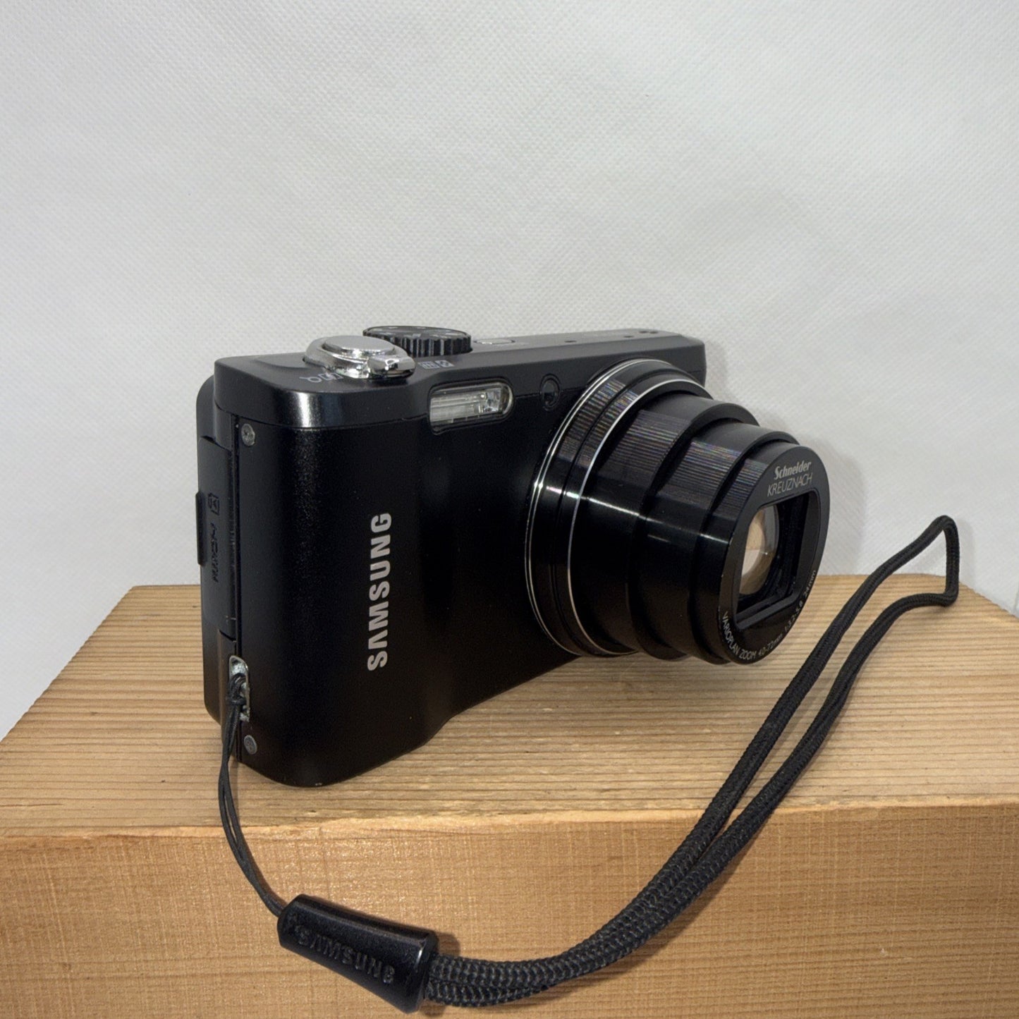 Samsung WB700 14.2MP Digital Camera Tested Working + Charger Battery 4GB SD Case