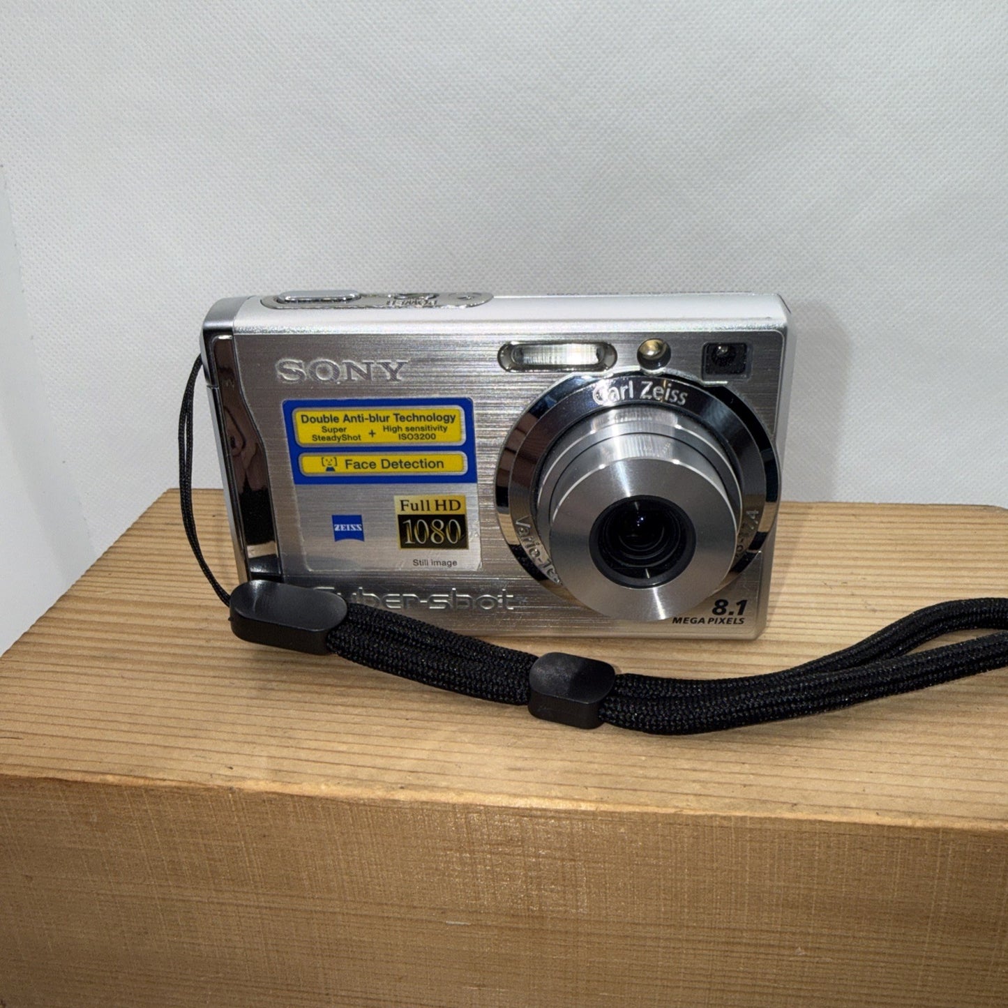 Sony Cyber-shot DSC W90 8.1MP Digital Camera Tested+ Charger Battery Memory Case