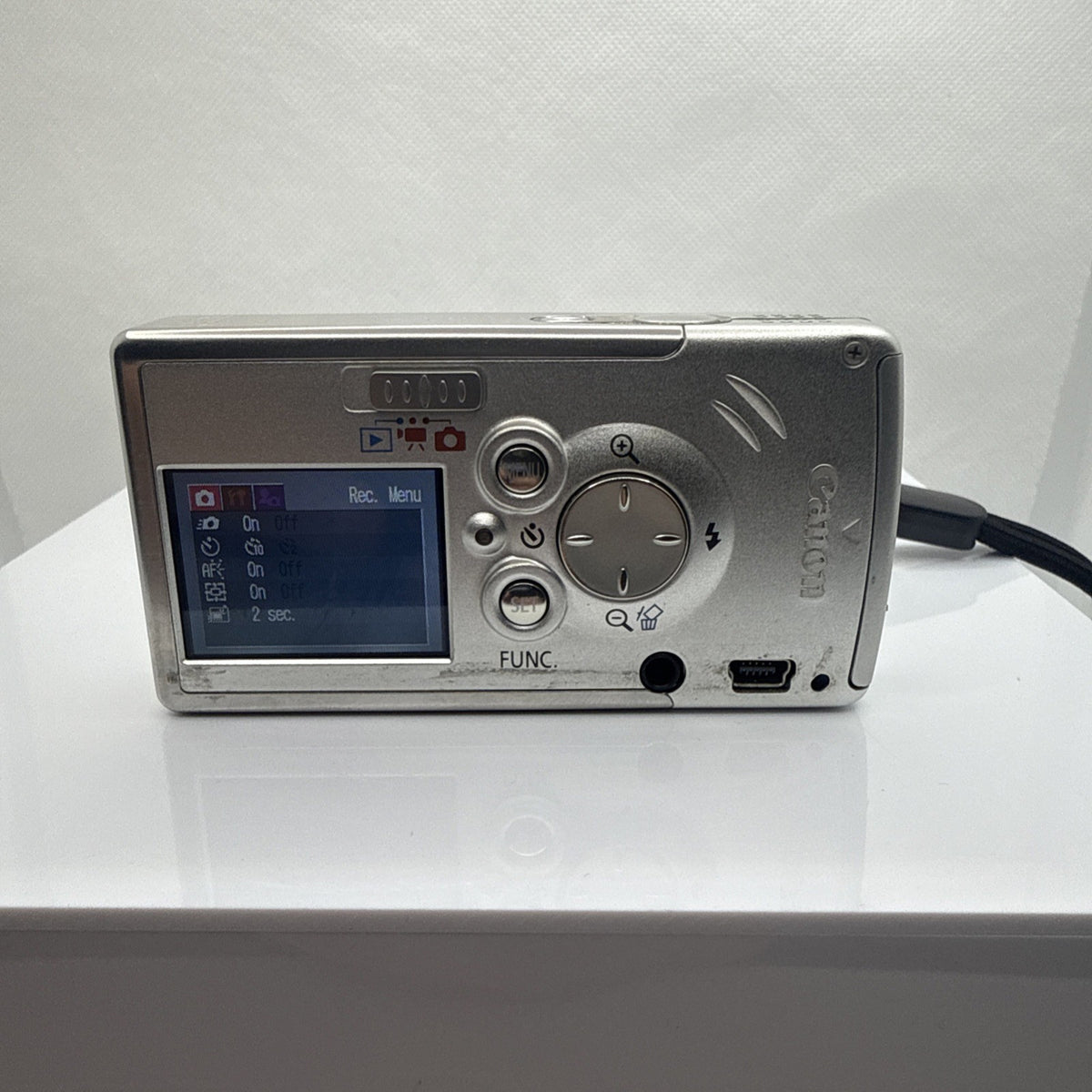 Digital Camera Canon IXUS i 4MP Compact Tested + Charger Battery SD Card & Case