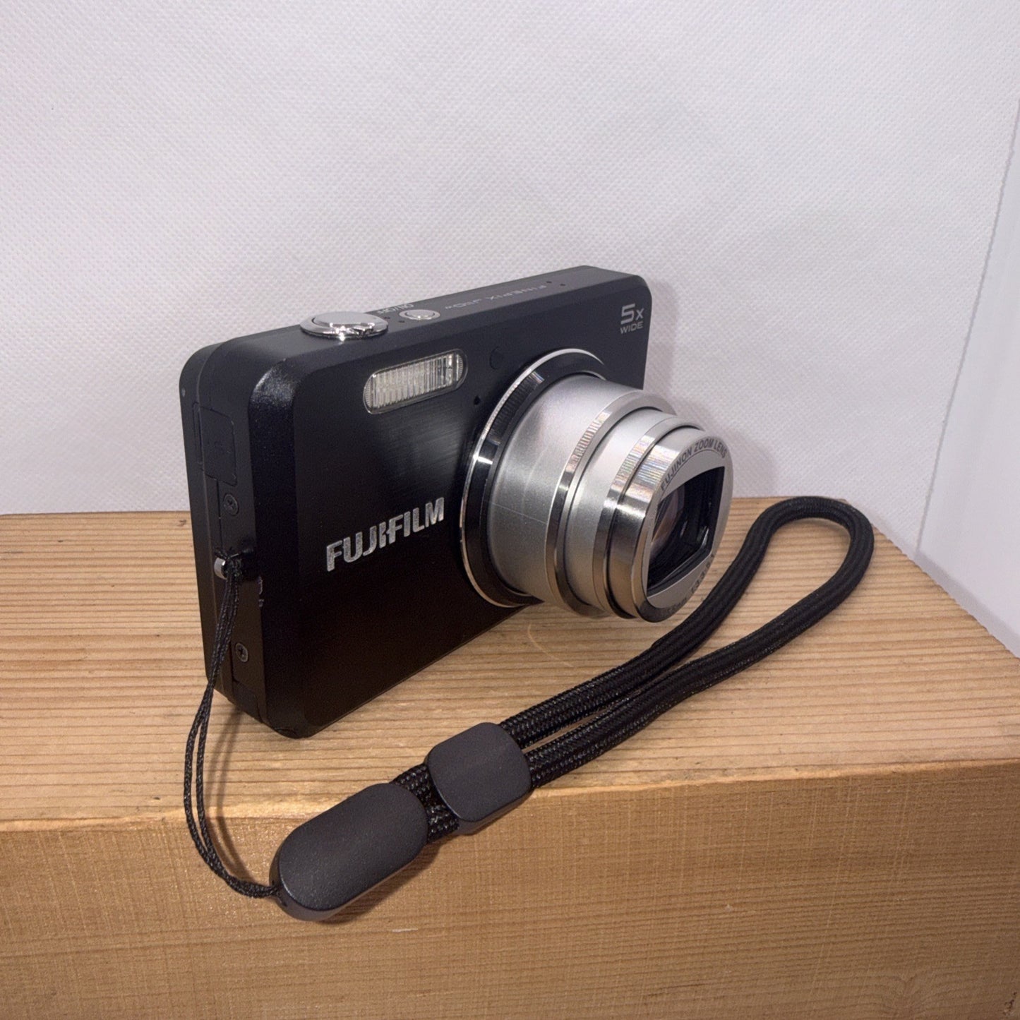 Fujifilm FinePix J110w 10.0MP Digital Camera Tested + Charger Battery Case 4GB
