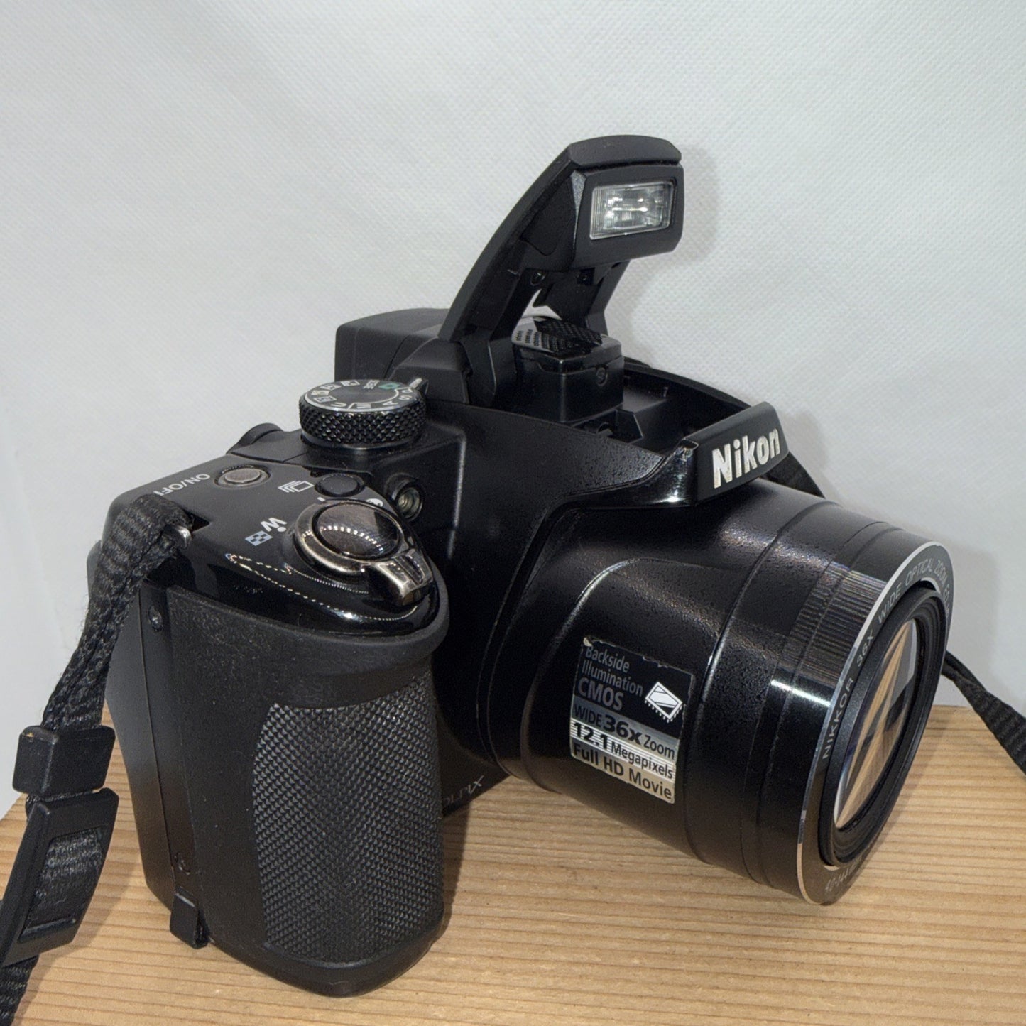 Nikon Coolpix P500 12.1MP Digital Camera 36x Zoom Tested + Charger Battery 4GB