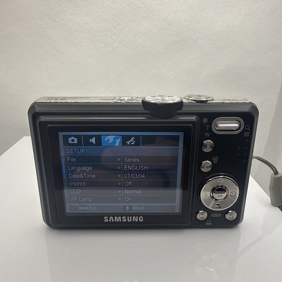 Samsung L730 7.2MP Digital Camera Tested Full Kit Charger Battery 4GB SD Card