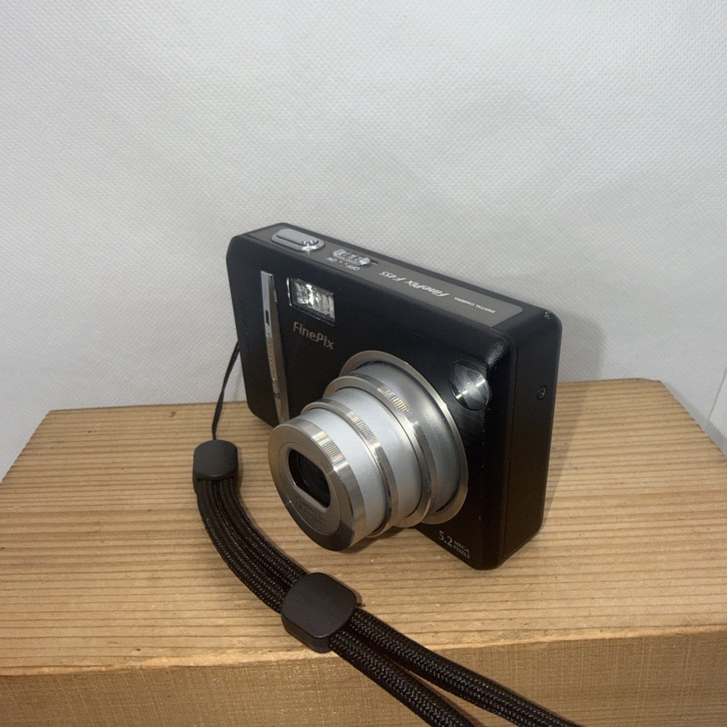 Fujifilm FinePix F455 Digital Camera 5.2MP Tested + Charger Battery Memory Card