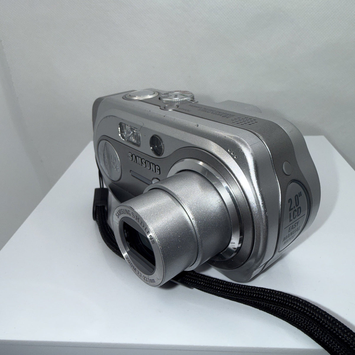 Samsung Digimax A7 7MP Digital Camera Tested Working + Batteries Charger 2GB SD