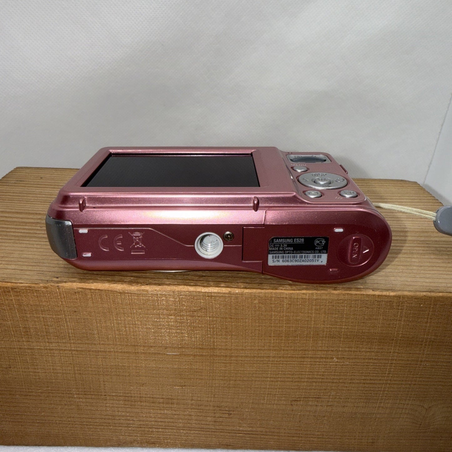 Samsung ES28 12.2MP Digital Camera Pink Tested Working Plus 4GB SD Card