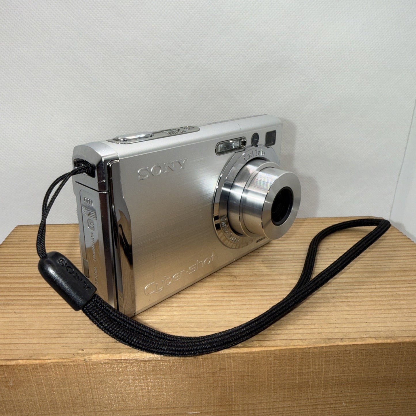 Sony Cybershot DSC-W80 7.2MP Digital Camera Tested + Charger Battery Memory Card