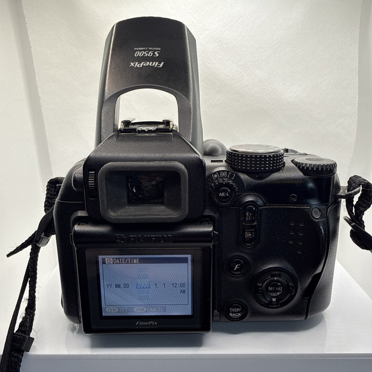 Digital Bridge Camera Fujifilm FinePix S9500 9MP Tested + Charger Batteries 2GB
