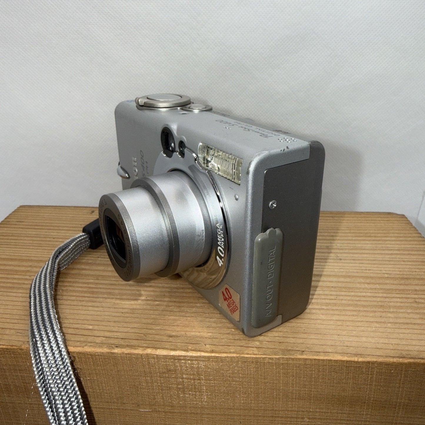 Retro Canon Powershot S400 Digital ELPH 4MP Digital Camera Tested + Accessories