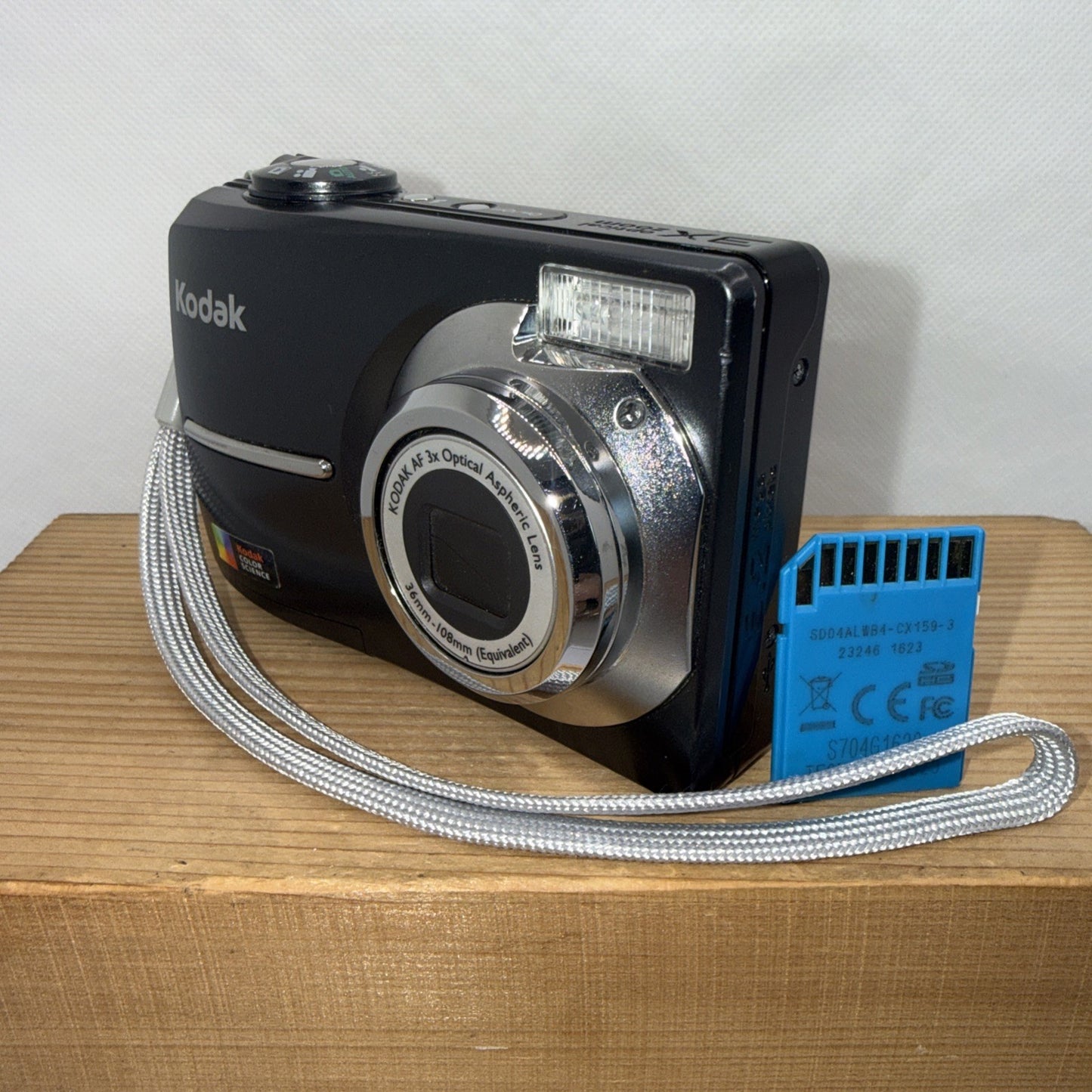 Kodak EasyShare C613 6.1MP Digital Camera Working Plus 4GB SD Memory Card