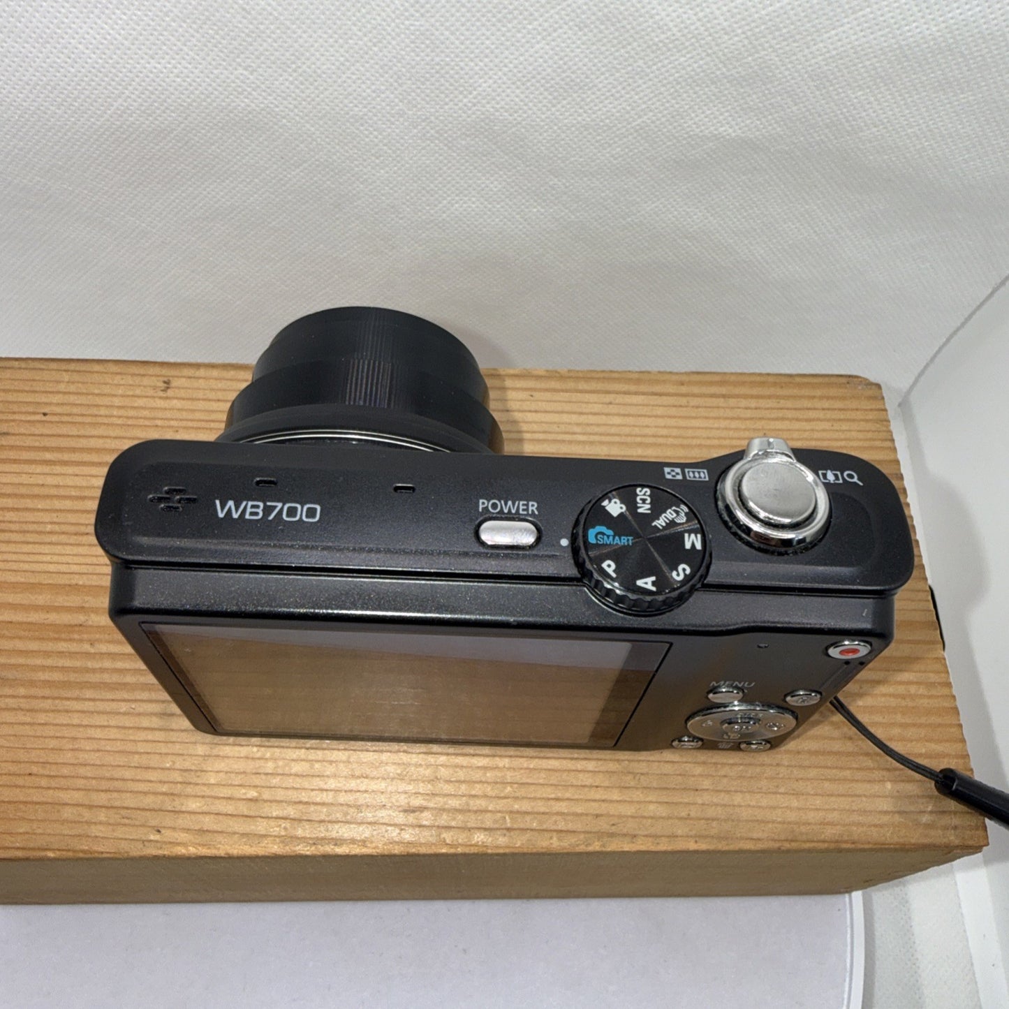 Samsung WB700 14.2MP Digital Camera Tested Working + Charger Battery 4GB SD Case