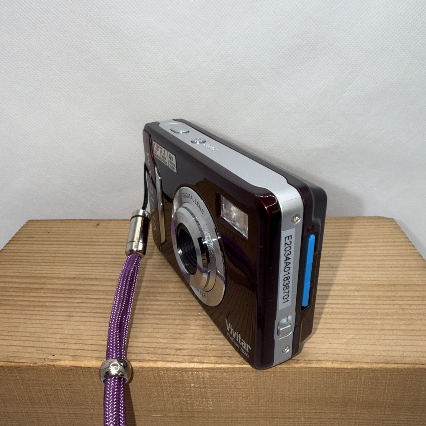 Vivitar Digital Camera Vivicam 7020 7.1MP Tested Plus 4GB SD Card And Free Gifts
