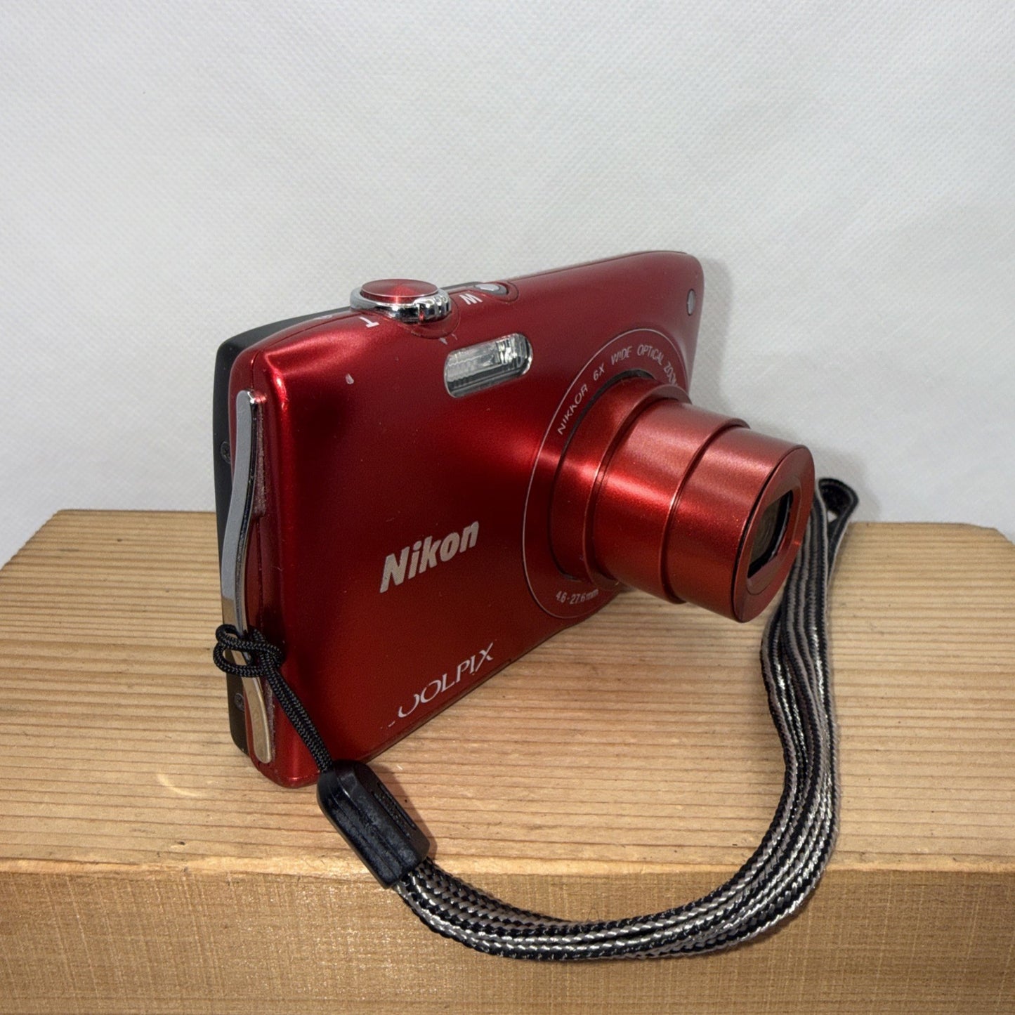 Nikon Coolpix S3200 16.0MP Digital Camera Tested + Charger Battery Case 8GB SD