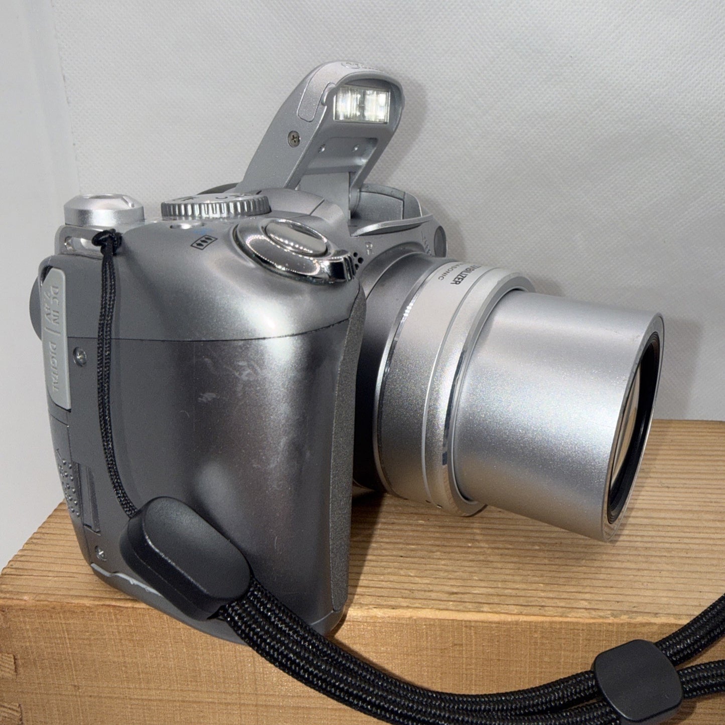 Canon PowerShot S2 IS 5MP Digital Camera Tested + Charger Batteries Case And SD