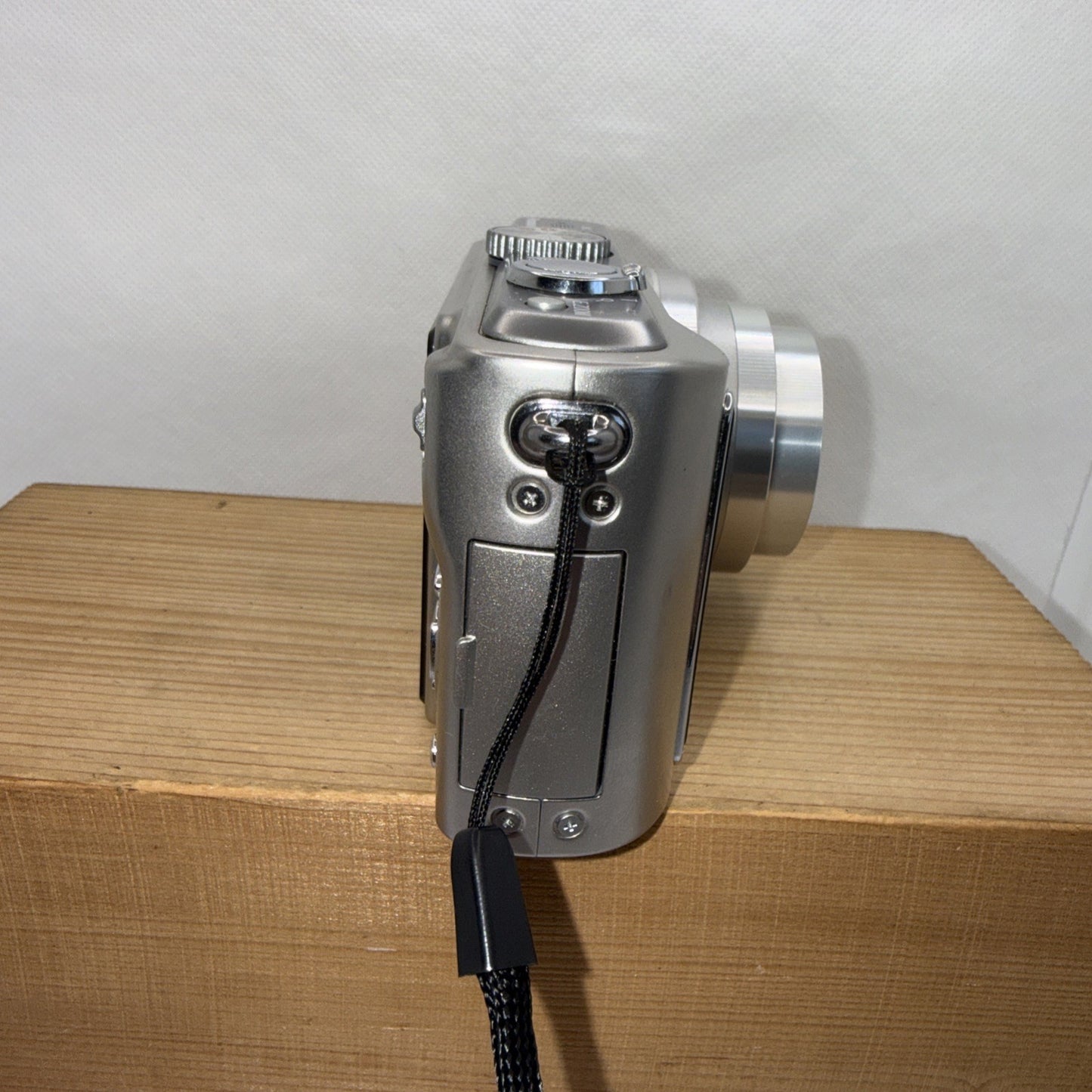 Panasonic Lumix DMC-TZ5 9.1MP Digital Camera Tested + Charger Battery 4GB SD VGC