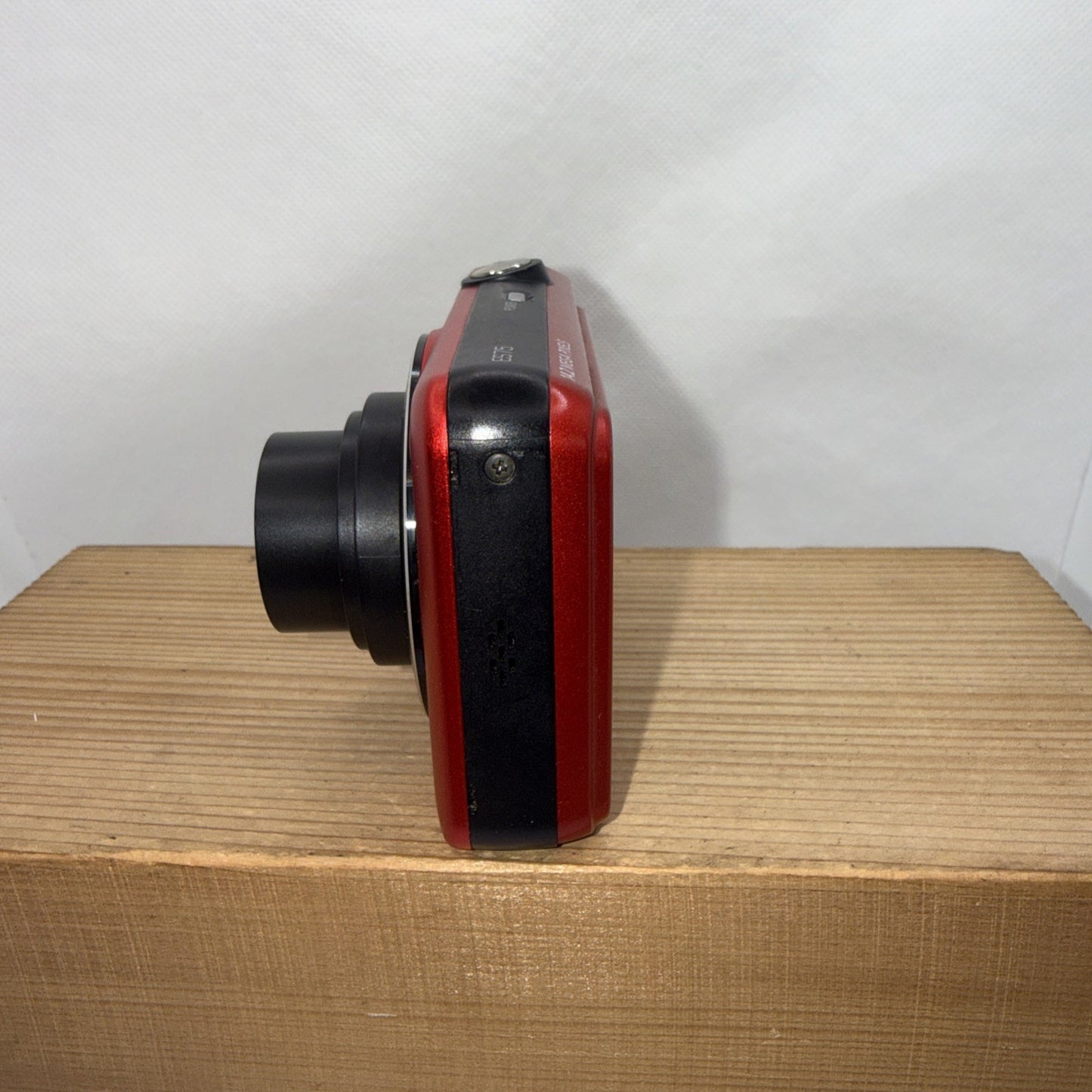 Samsung ES75 14.2MP Digital Camera Red Tested + Charger Battery 4GB SD Card
