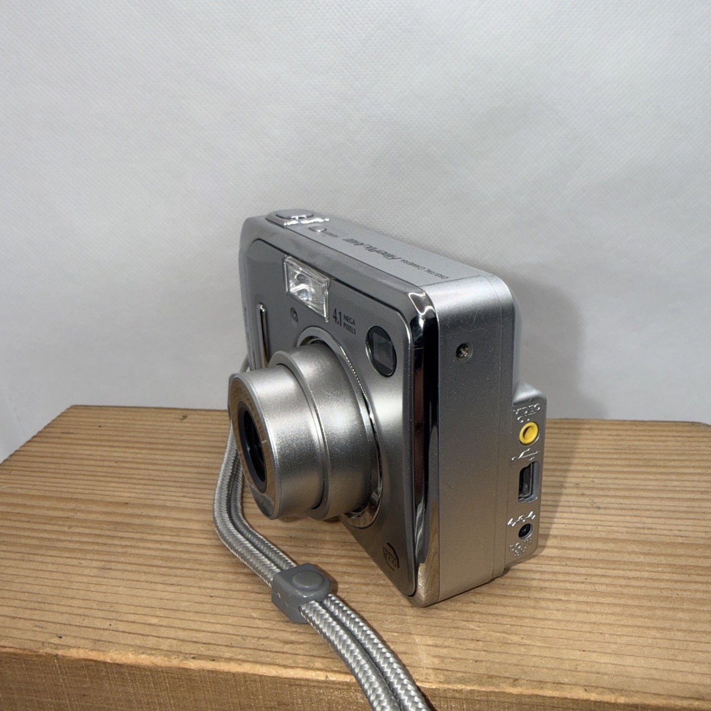 Fujifilm Finepix A400 4.1MP Digital Camera Tested Working + 64MB XD Card