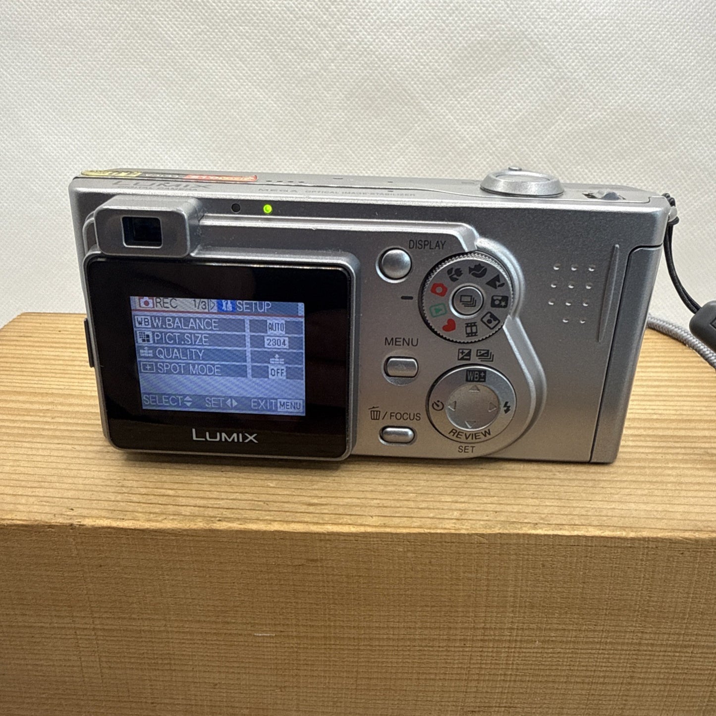 Vintage Panasonic Lumix DMC- FX5 Digital Camera 4MP Tested + Charger Battery 2GB