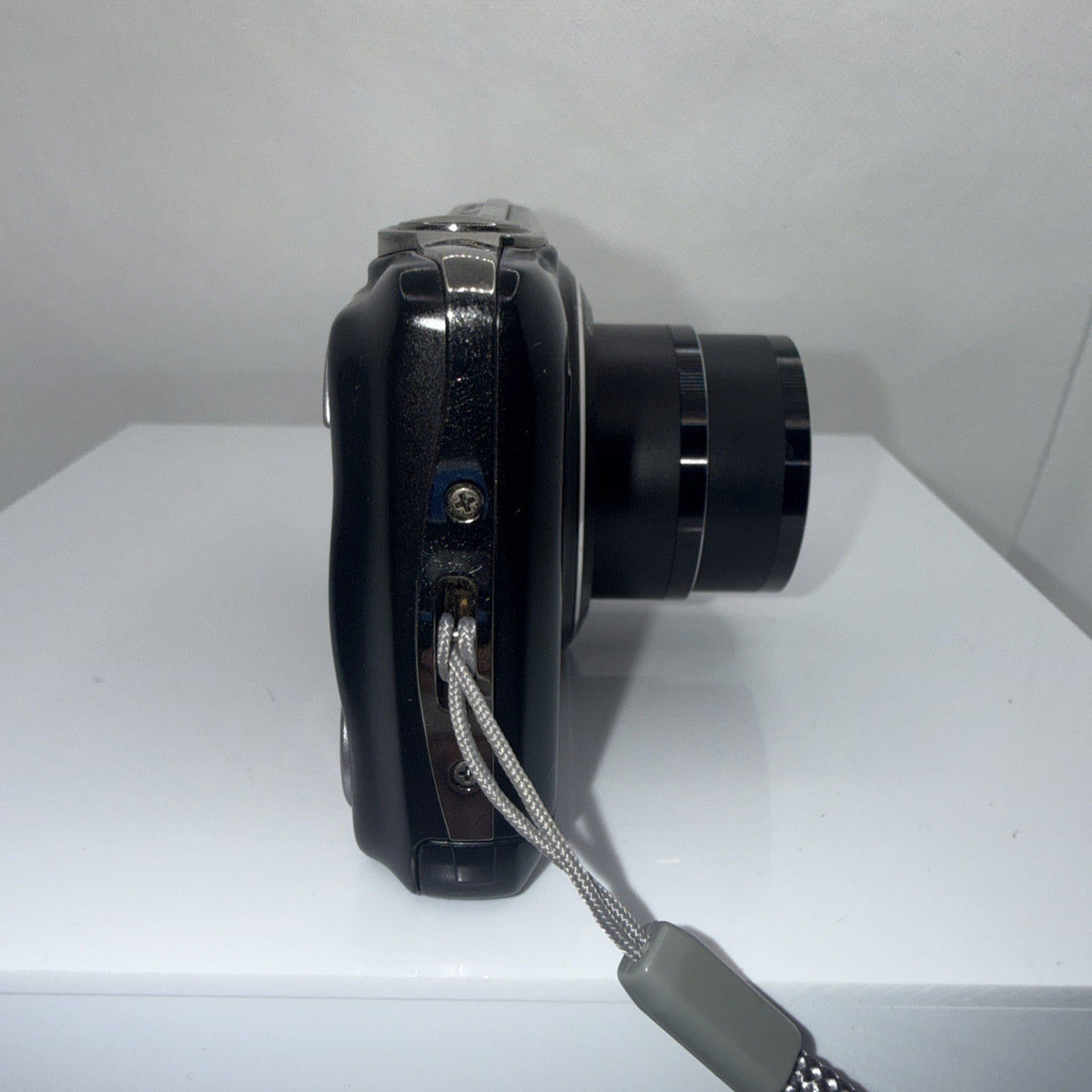 Fujifilm JX370 Digital Camera 14MP Tested Working + Charger Battery 4GB SD Card