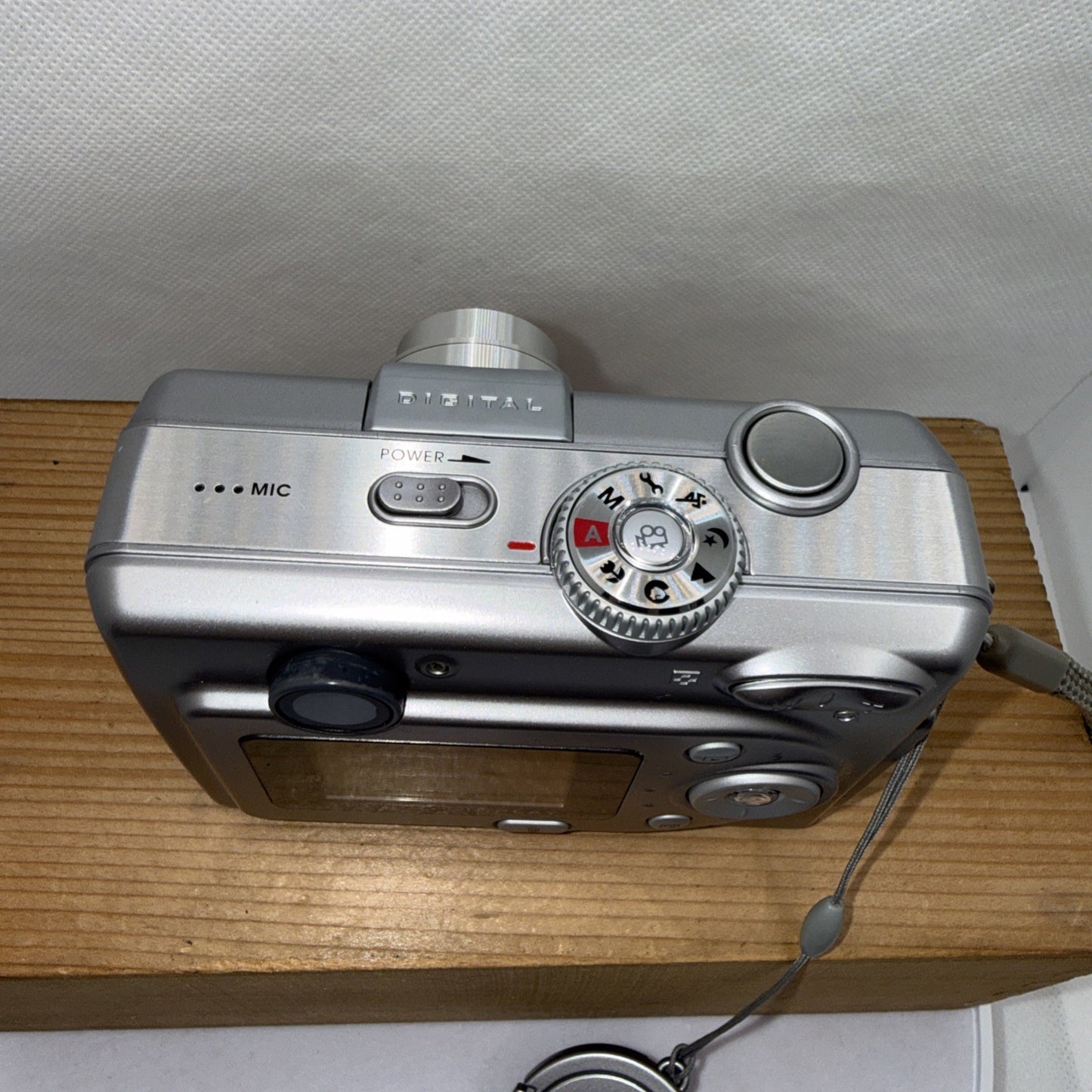 Vivitar Digital Camera Vivicam 3935 5.0MP Silver Tested Plus 1GB SD Memory Card