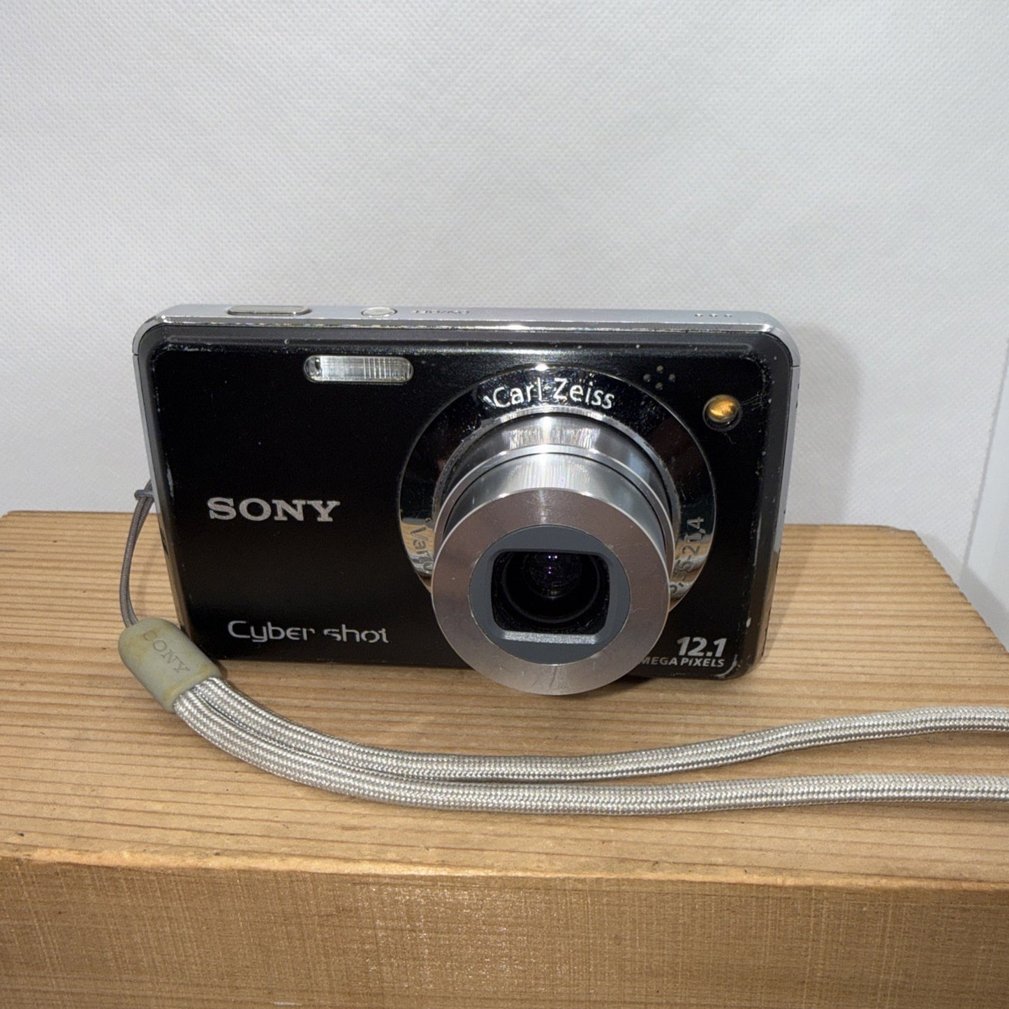 Sony Cyber-shot DSC-W215 12.1MP Digital Camera Tested + Charger Battery Memory