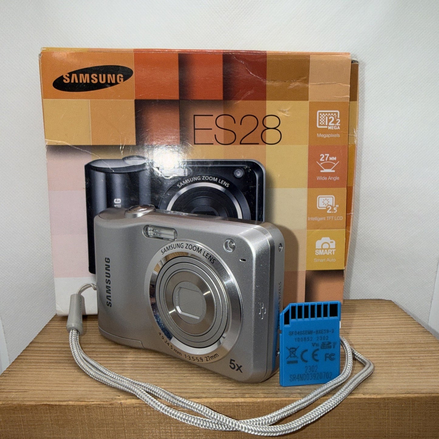 Samsung Digital Camera ES28 12.2MP Silver Tested